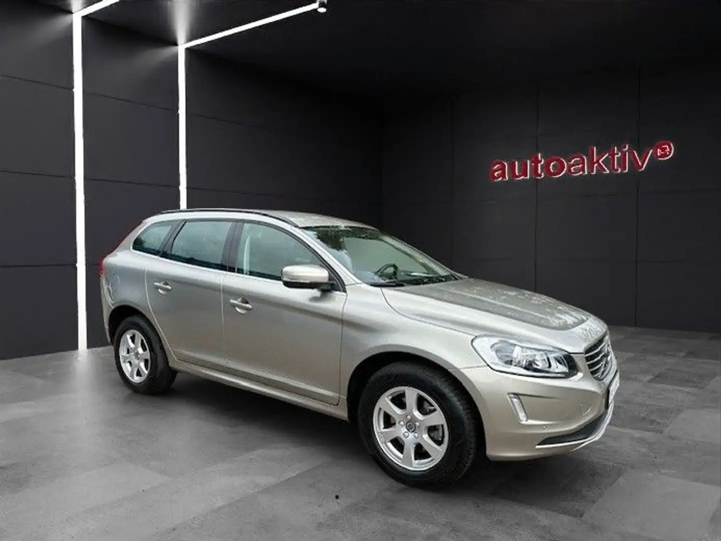 Volvo XC60 Momentum/Voll Leder/AHK/LED/Sitzhzg/Tempoma Grau - 2