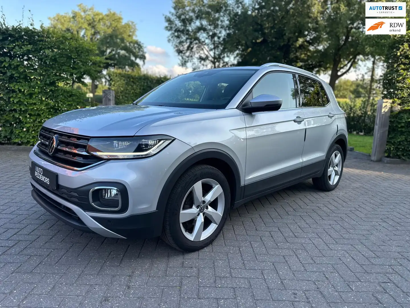 Volkswagen T-Cross 1.0 TSI Style Automaat| ACC| Camera| LED| Climate Grijs - 1