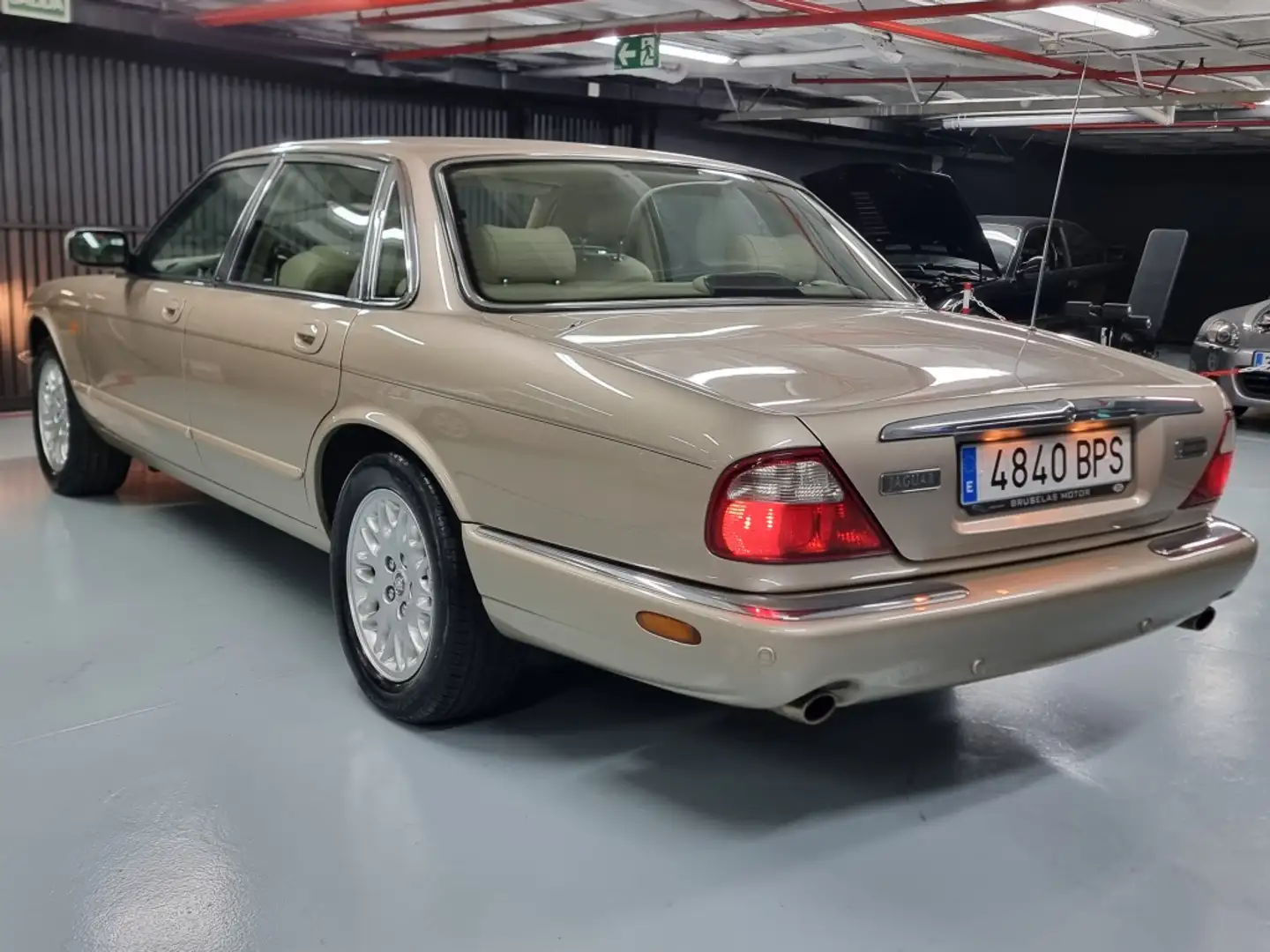 Jaguar XJ XJ8 3.2 Executive Beige - 2
