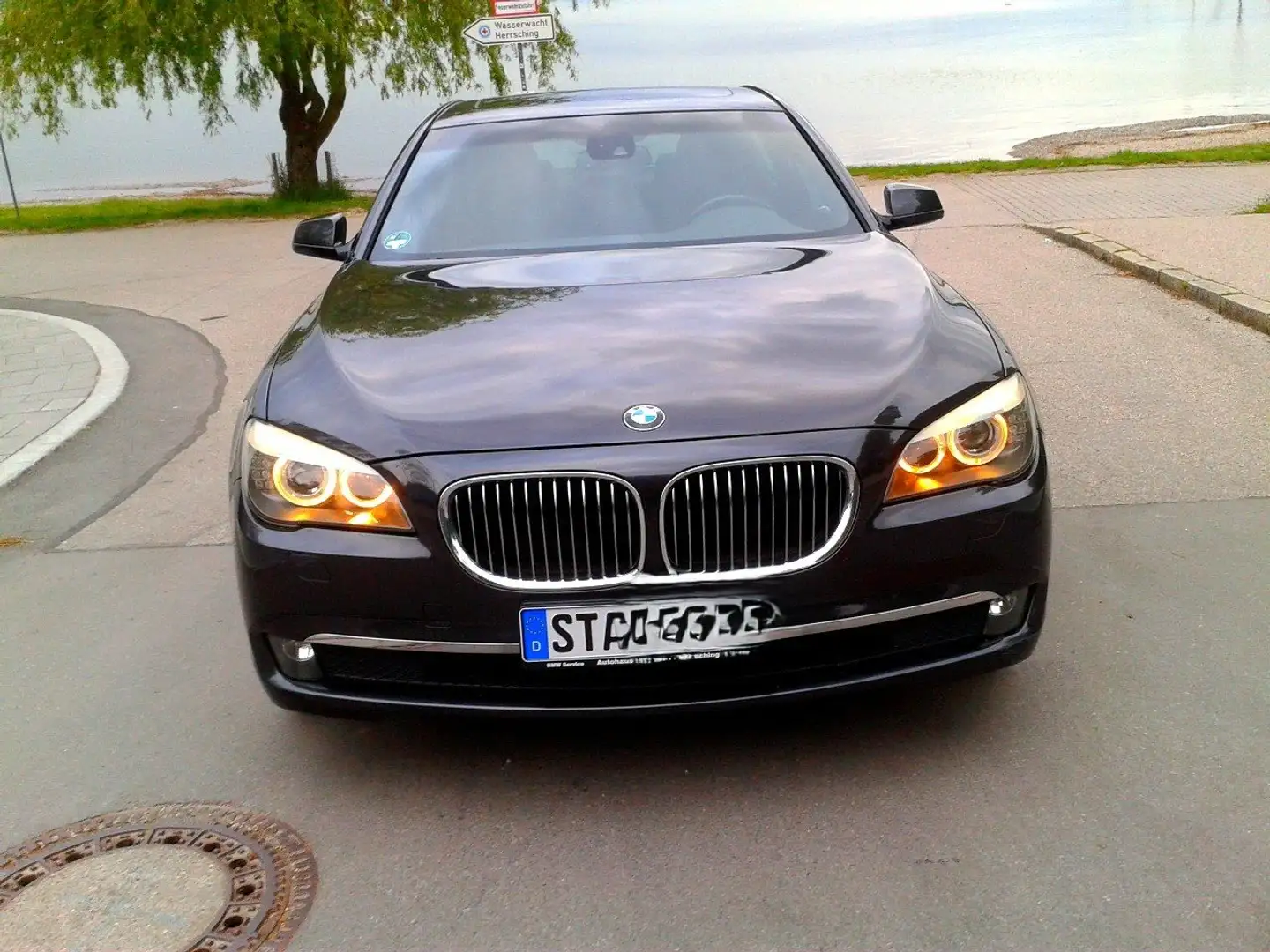 BMW 730 730Ld Schwarz - 2