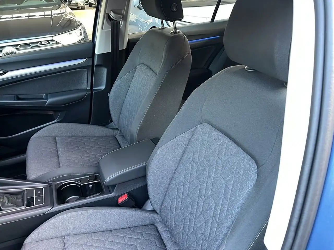 Volkswagen Golf 1.5 TSI Life Navi LED SHZ PDC HuD 13