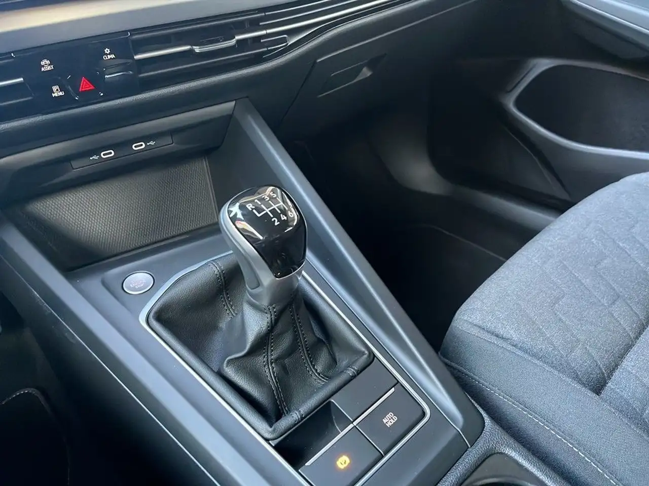 Volkswagen Golf 1.5 TSI Life Navi LED SHZ PDC HuD 17