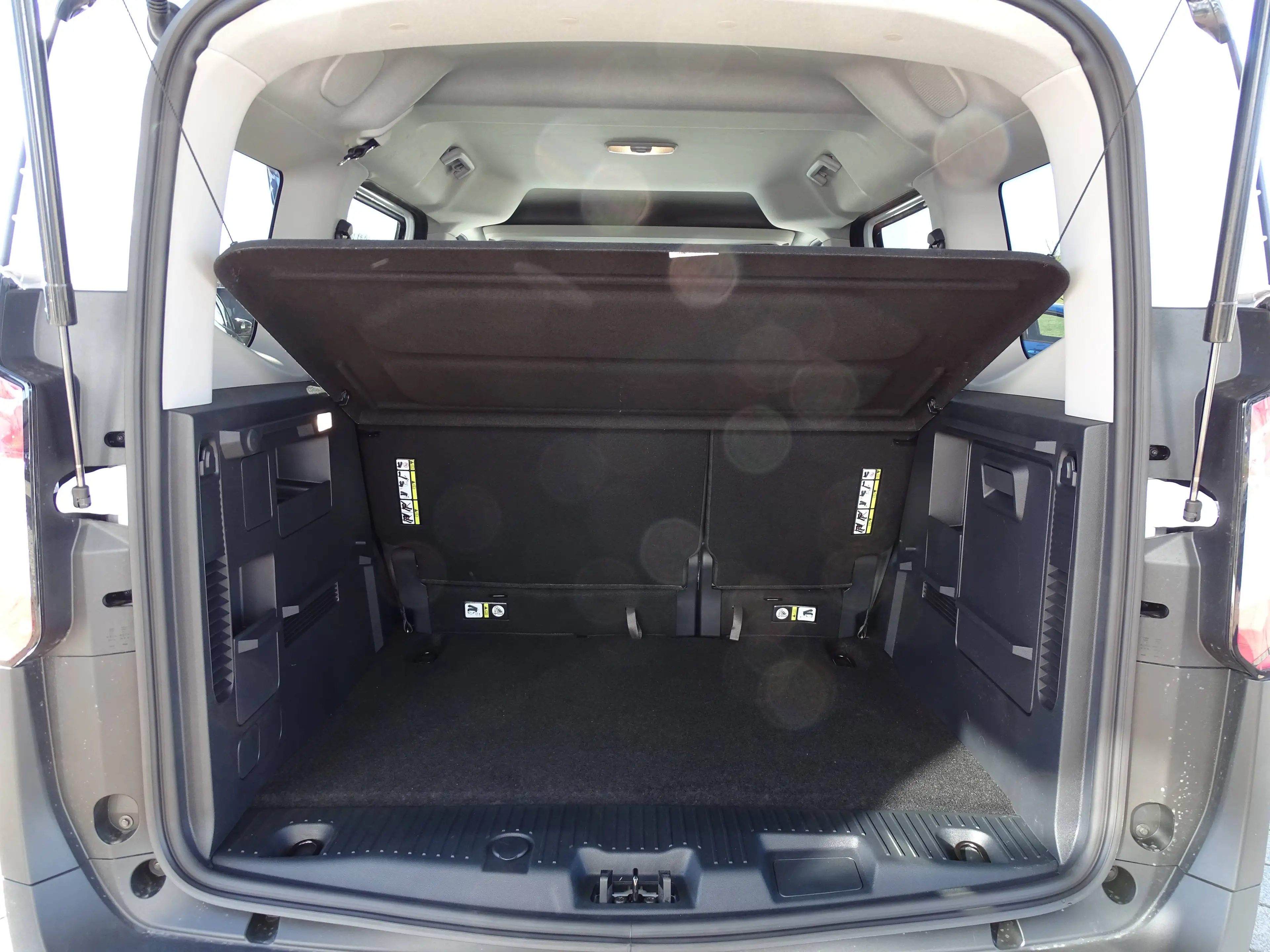 Ford Tourneo Courier Active — photo 4