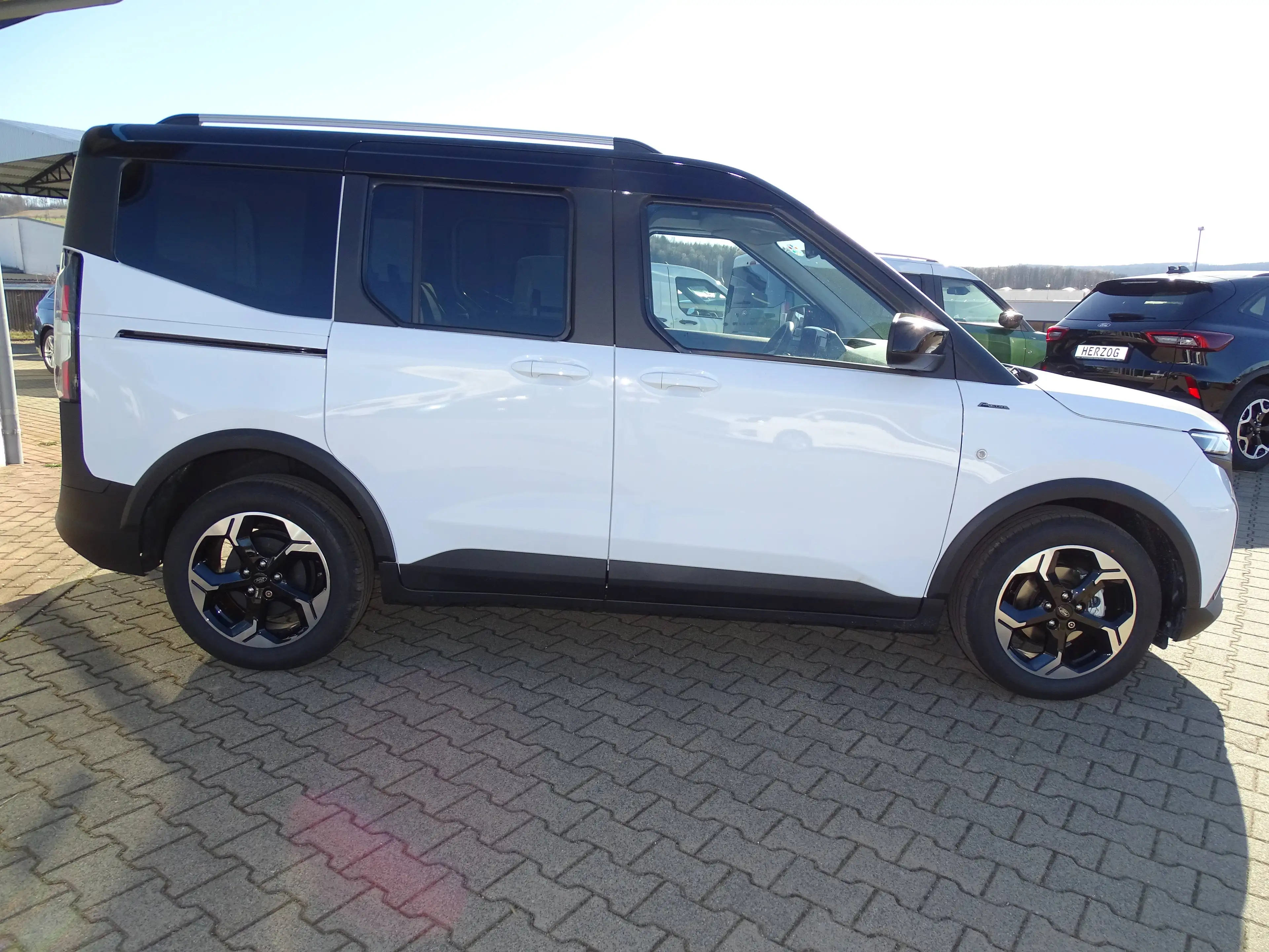 Ford Tourneo Courier Active — photo 5