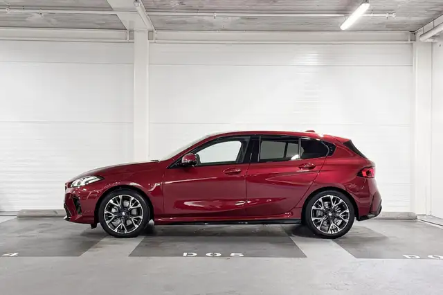 BMW 1 Series view 2
