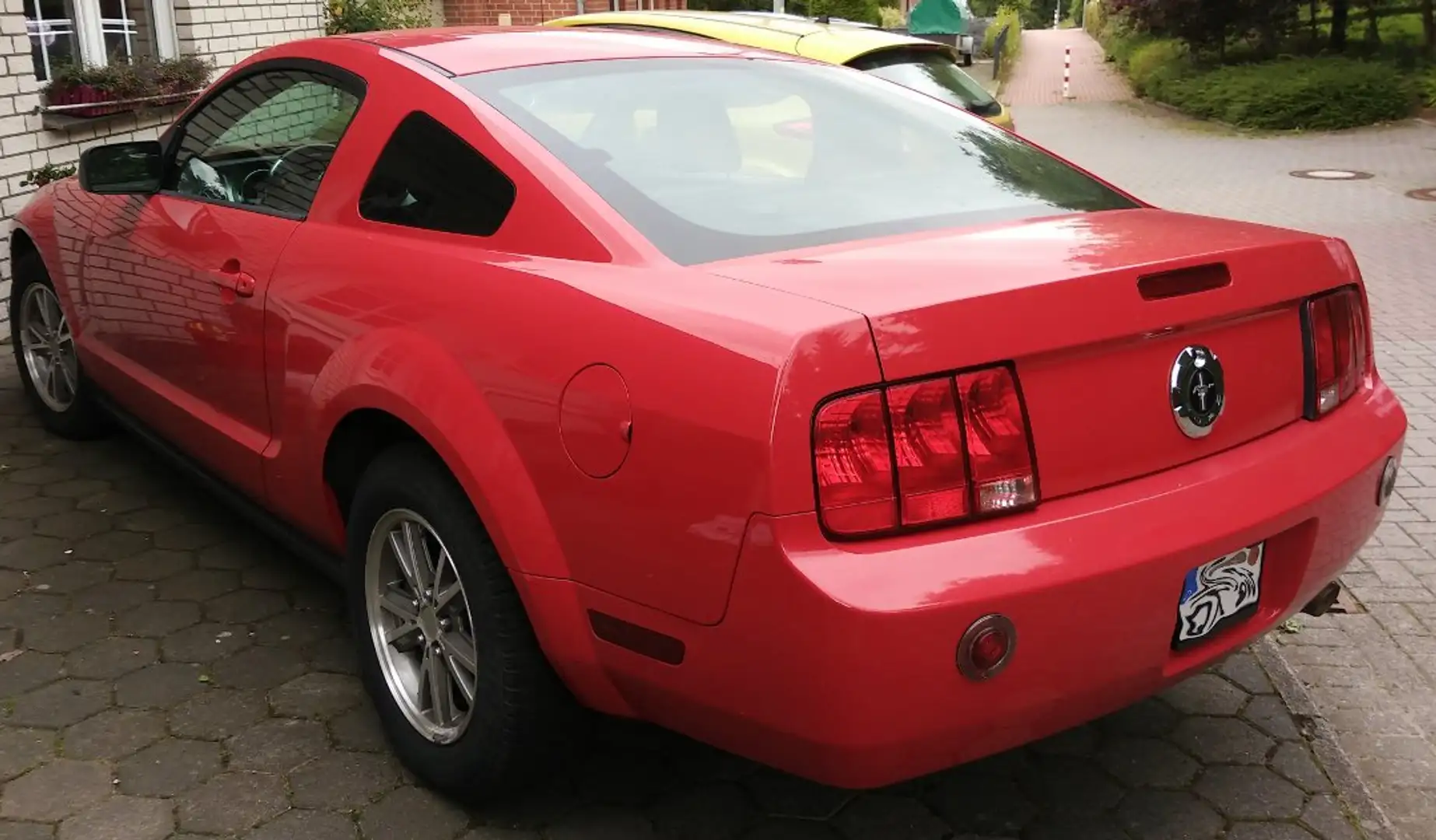 Ford Mustang V6 Coupé Rot - 2
