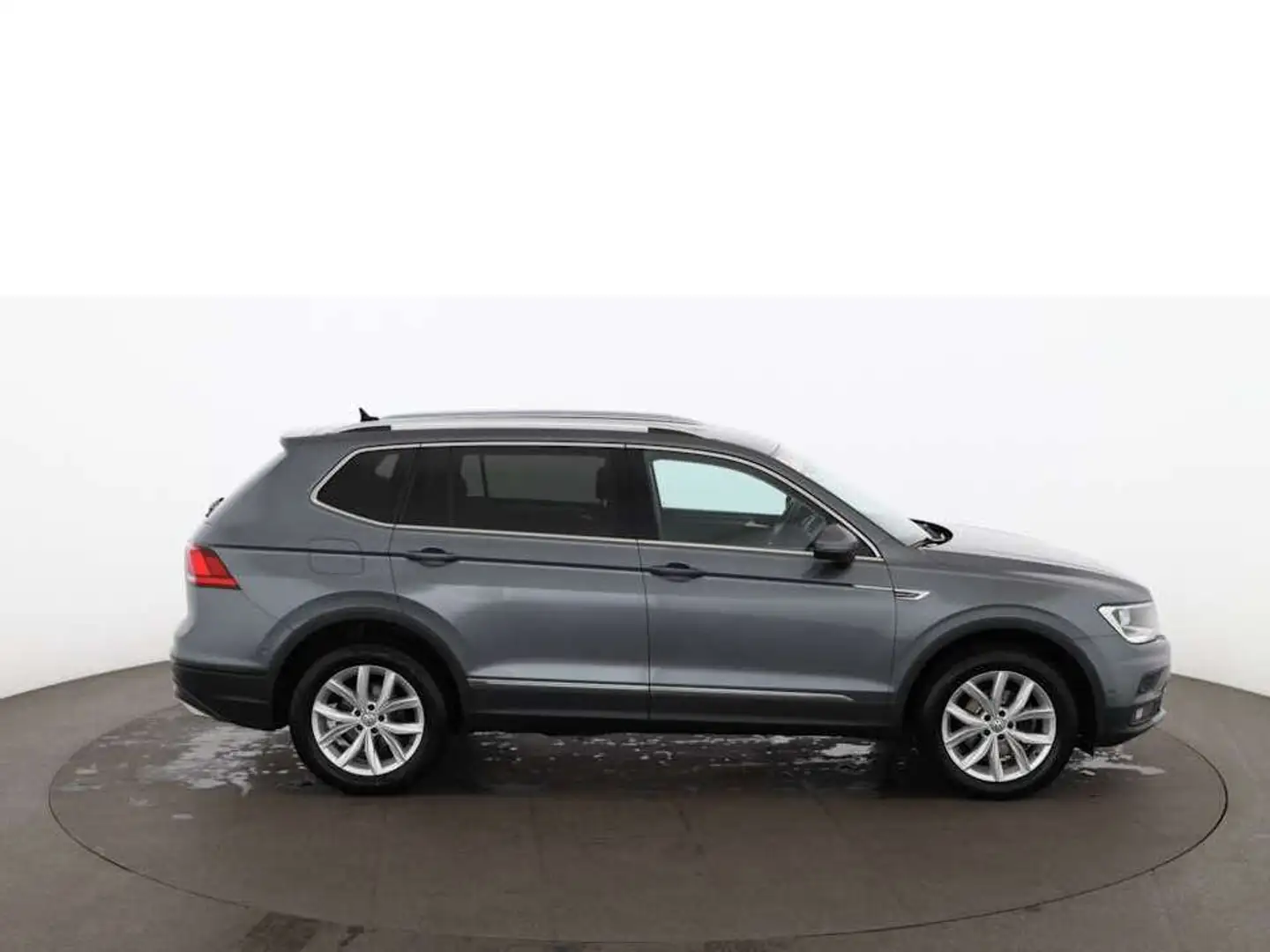 Volkswagen Tiguan Allspace 2.0 TDI Comfortline Aut RADAR NAV Grau - 2