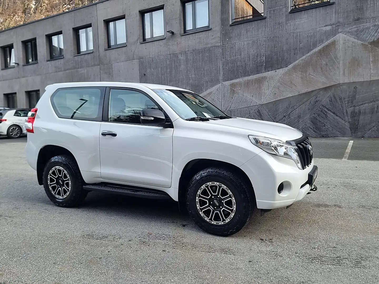 Toyota Land Cruiser Landcruiser 2,8 D-4D 4WD City Weiß - 1
