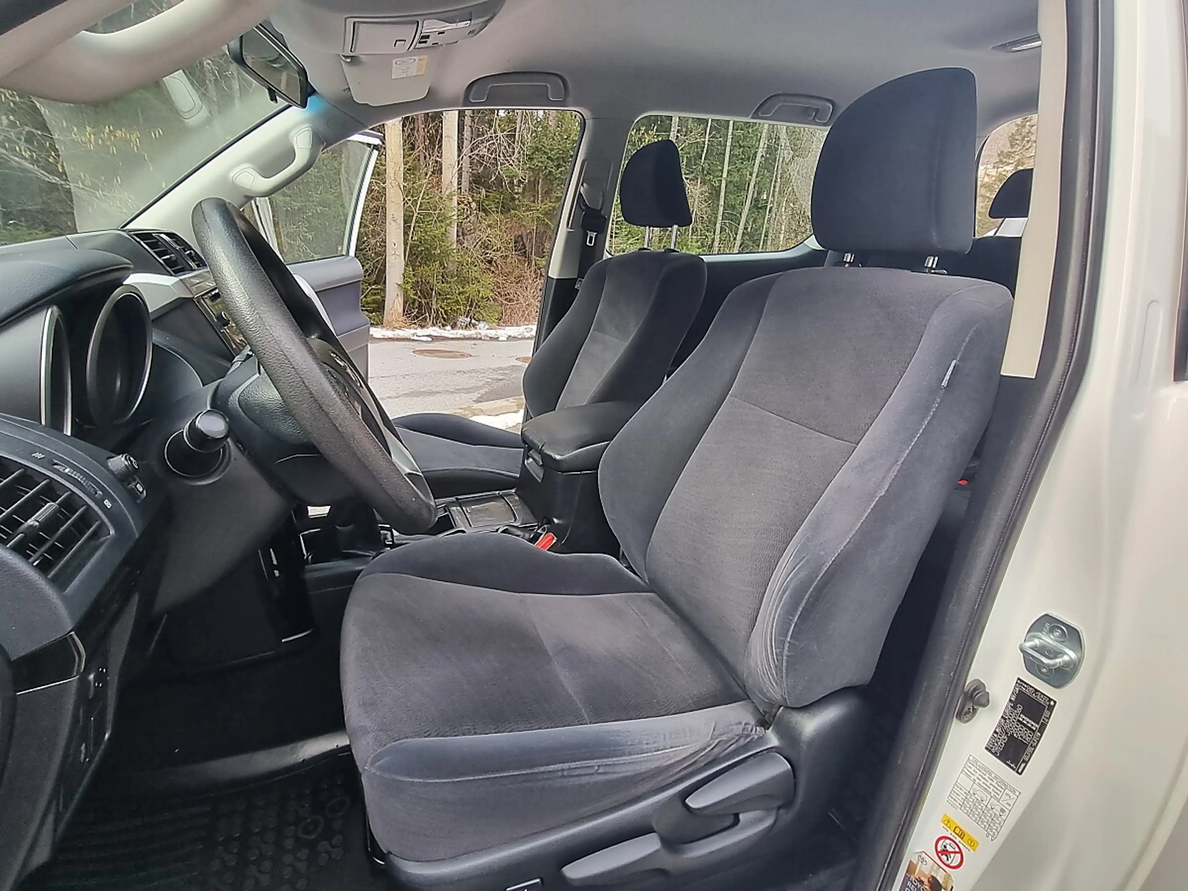 Toyota Land Cruiser Landcruiser 2,8 D-4D 4WD City — photo 12