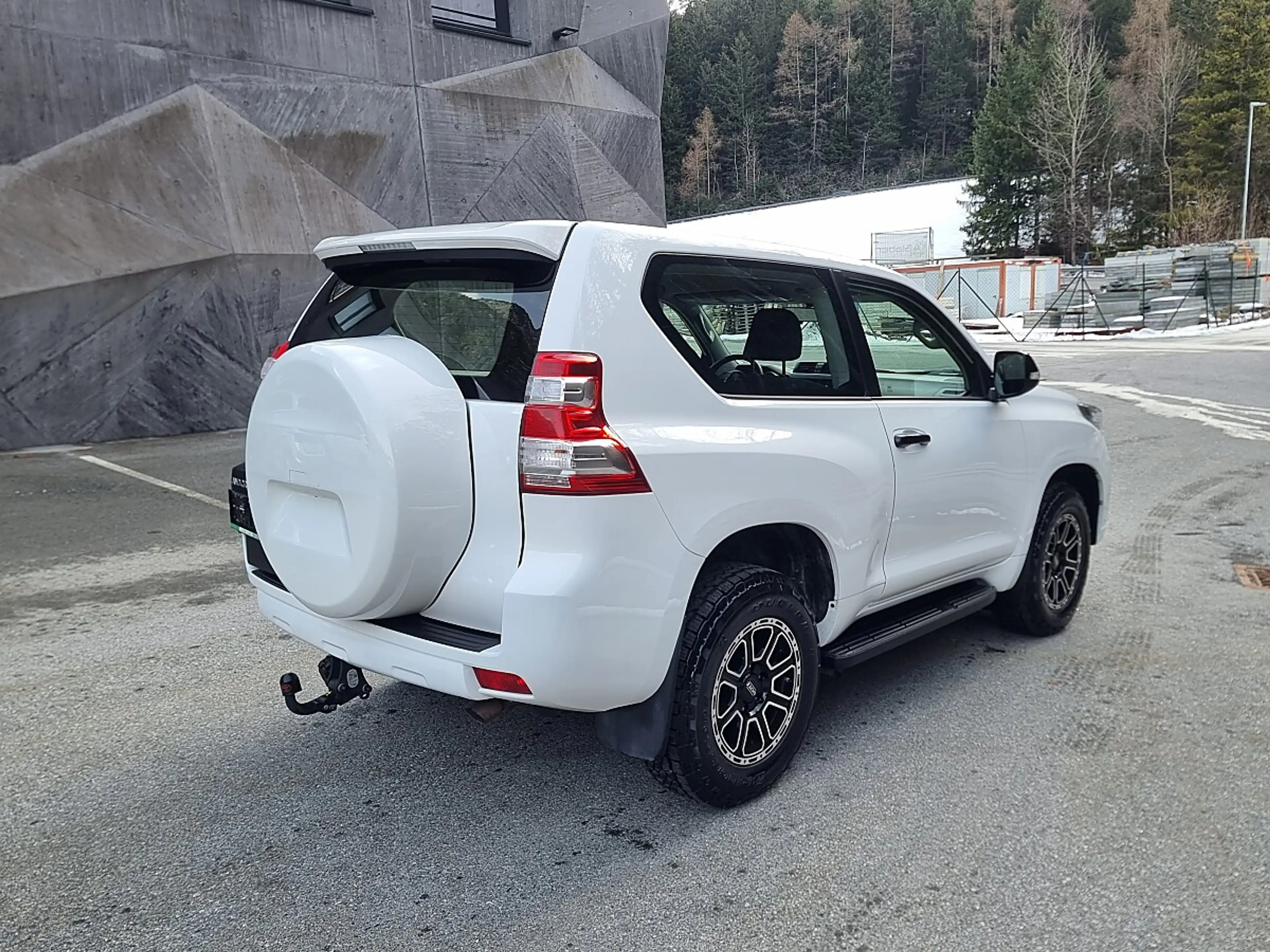 Toyota Land Cruiser Landcruiser 2,8 D-4D 4WD City — photo 3