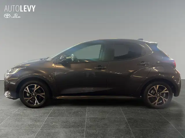 Toyota Yaris view 3