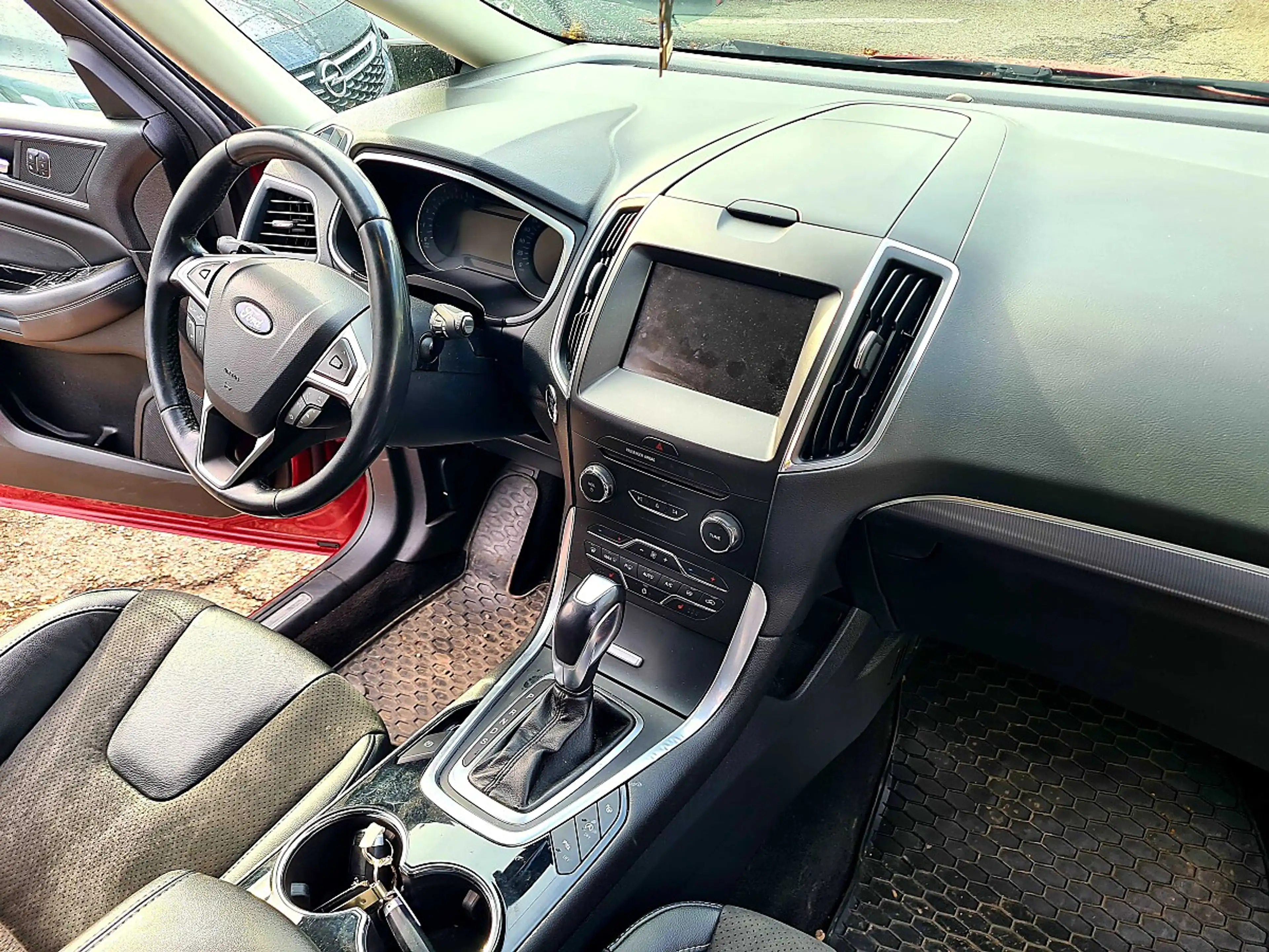 Ford Galaxy 2,0 TDCi Bi-Turbo Titanium Powershift, AHK — photo 11