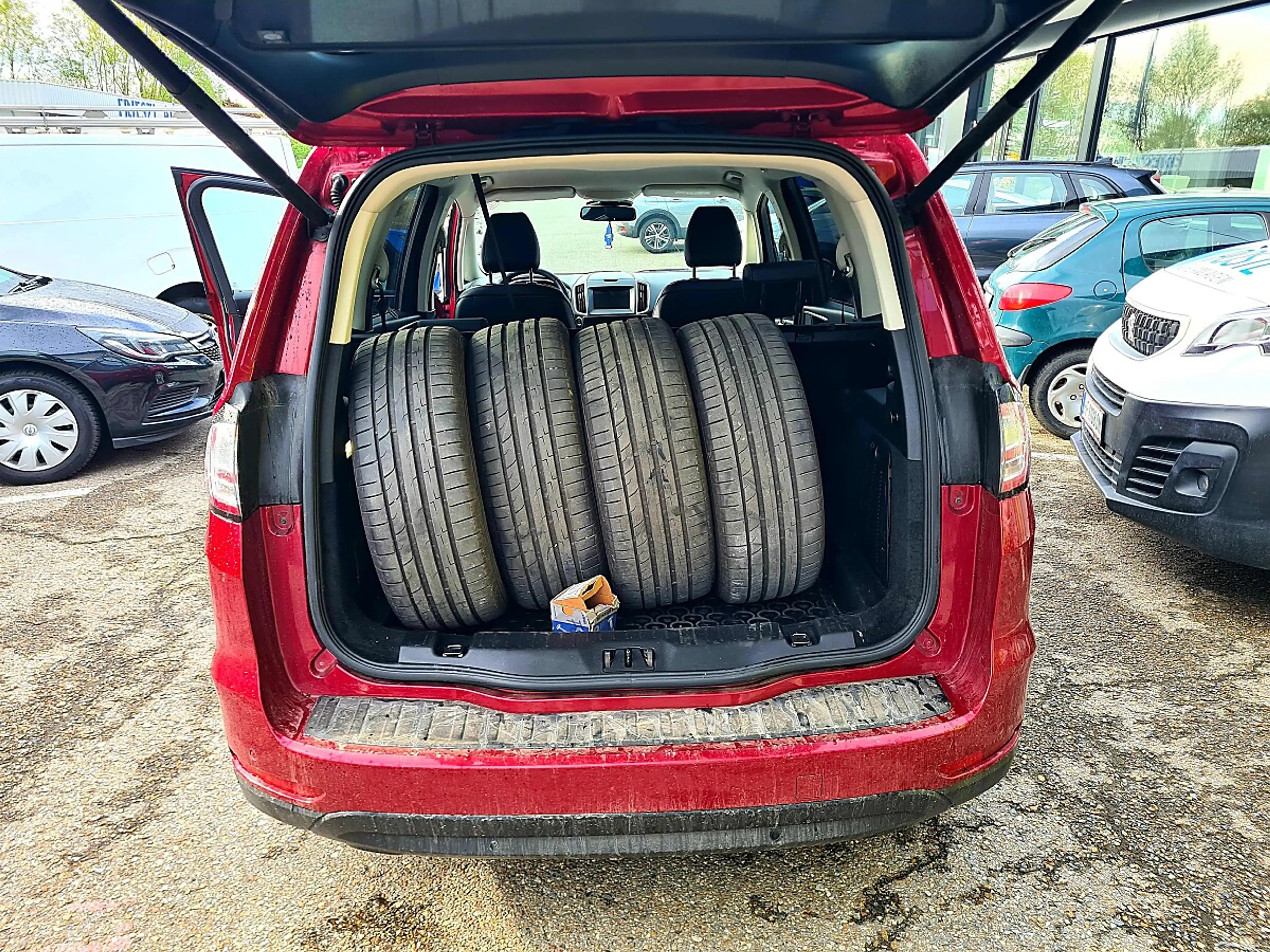 Ford Galaxy 2,0 TDCi Bi-Turbo Titanium Powershift, AHK — photo 10