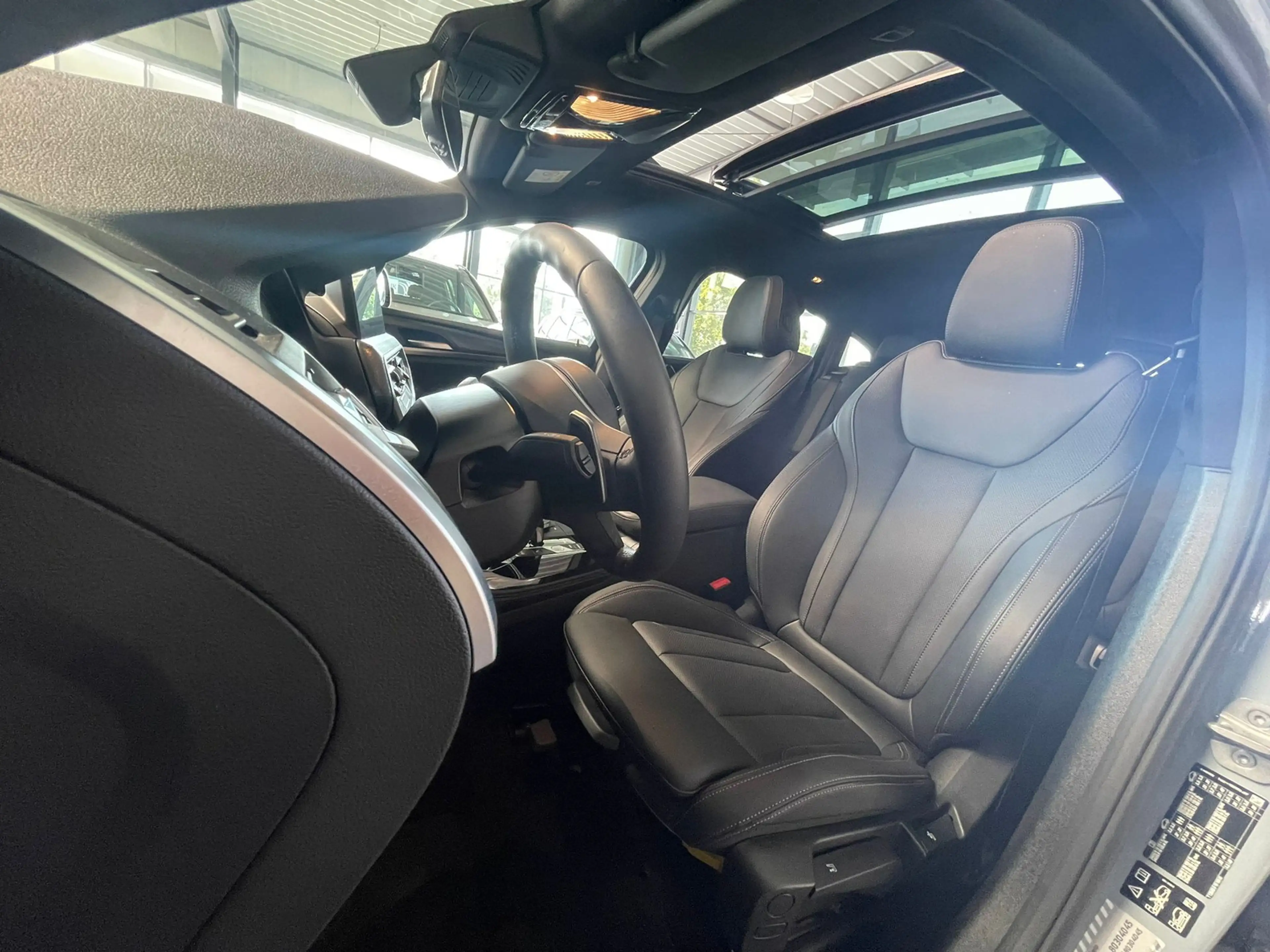 BMW X4 xDrive 20i M Sport AHK/A-LED/Pano/ACC/RFK — photo 8