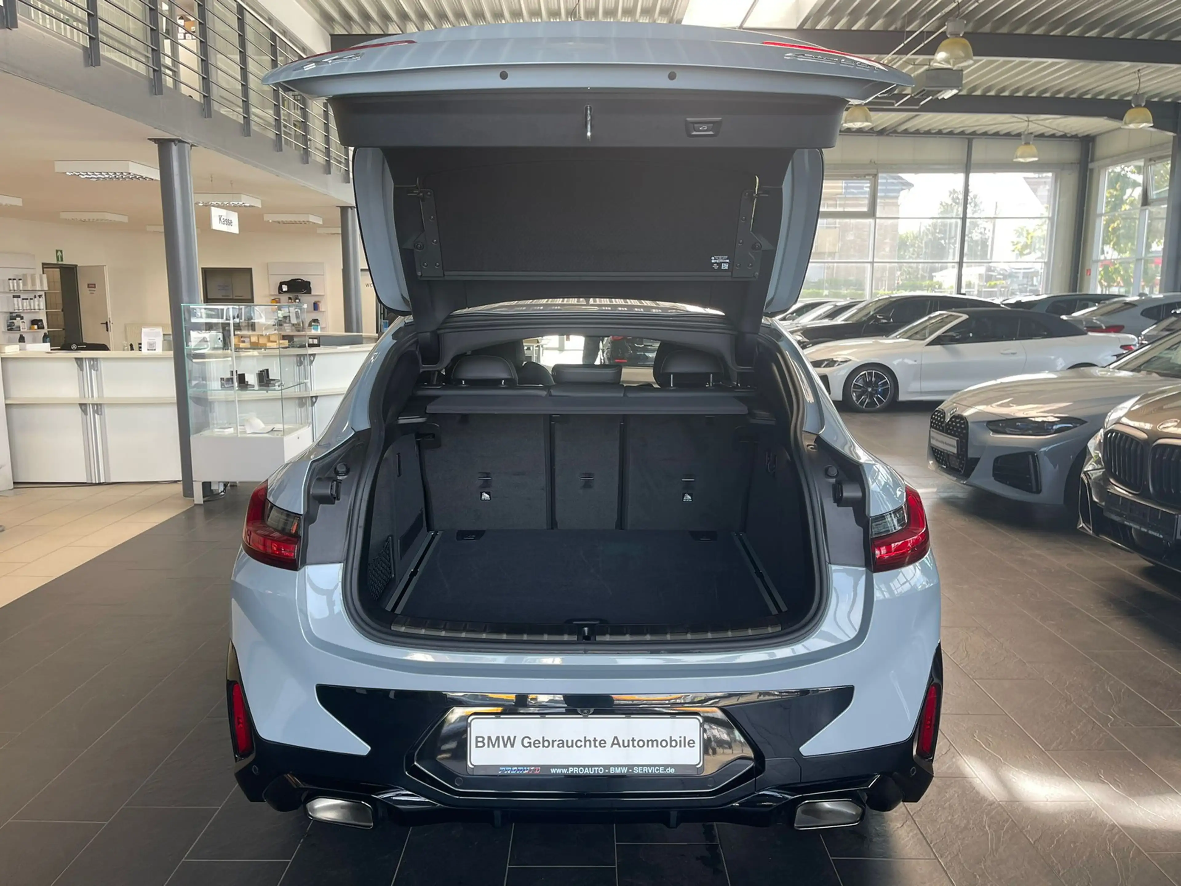 BMW X4 xDrive 20i M Sport AHK/A-LED/Pano/ACC/RFK — photo 6