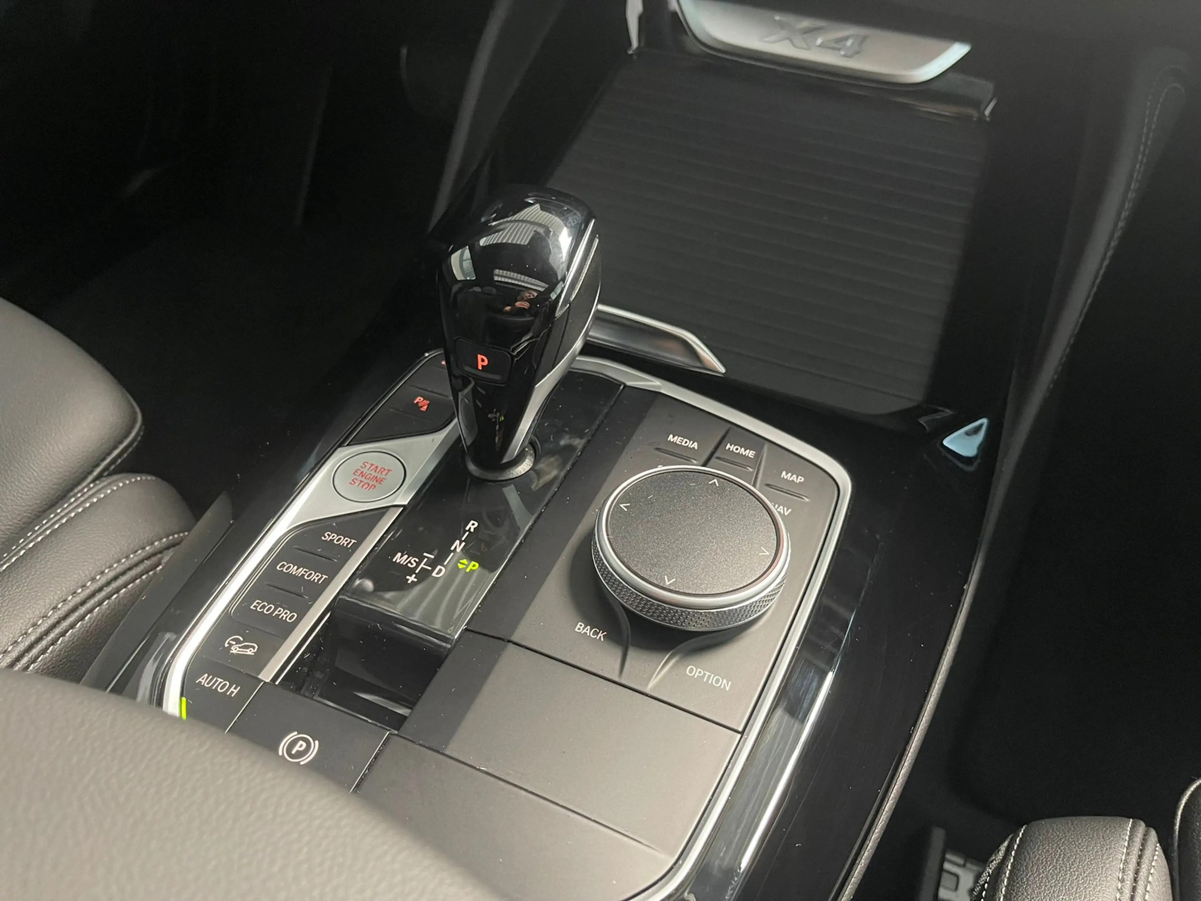 BMW X4 xDrive 20i M Sport AHK/A-LED/Pano/ACC/RFK — photo 13