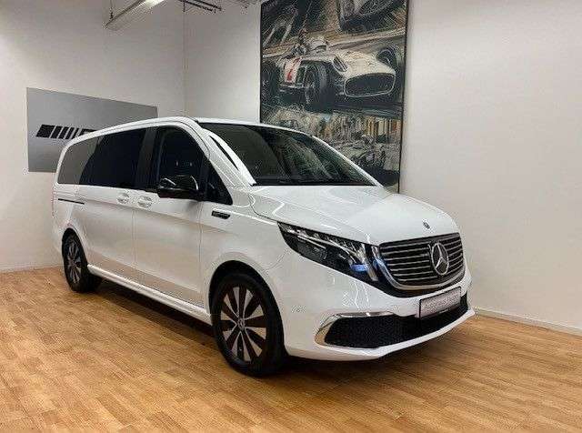 Second hand Mercedes Benz Eqv 300