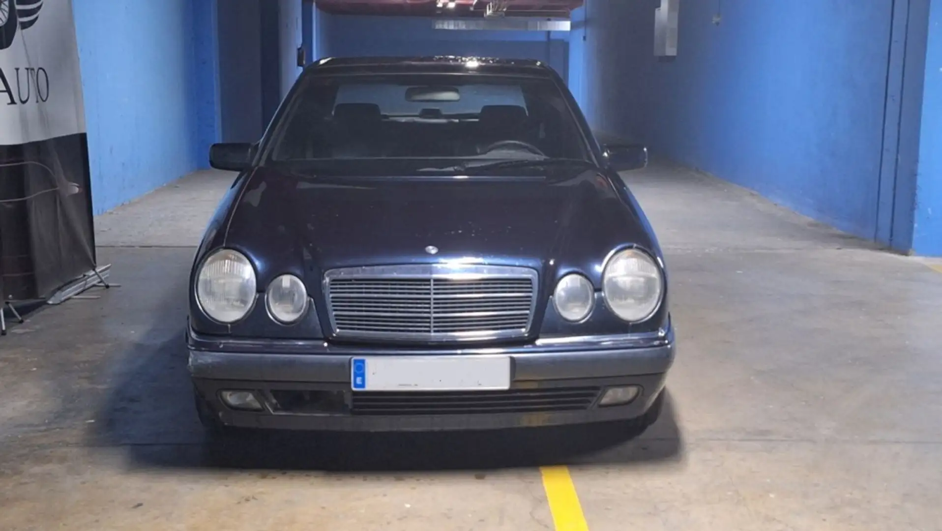 Mercedes-Benz E 300 TD Bleu - 2