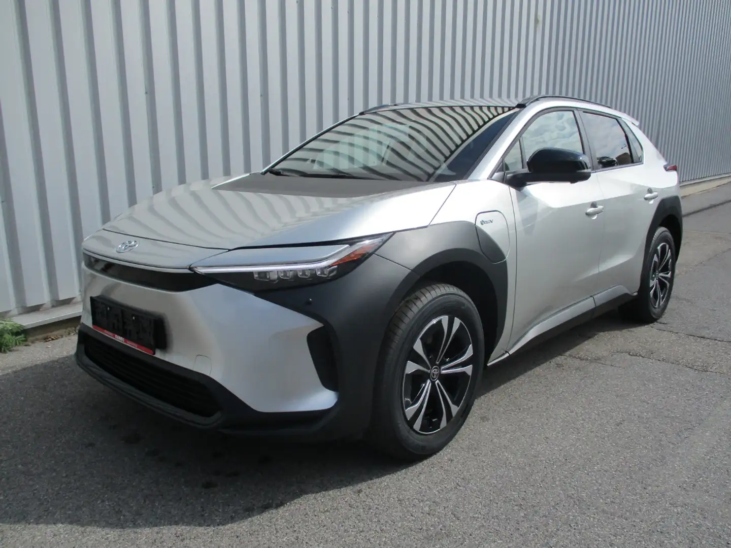 Toyota bZ4X Elektro 71.4kWh Aut. Silber - 2