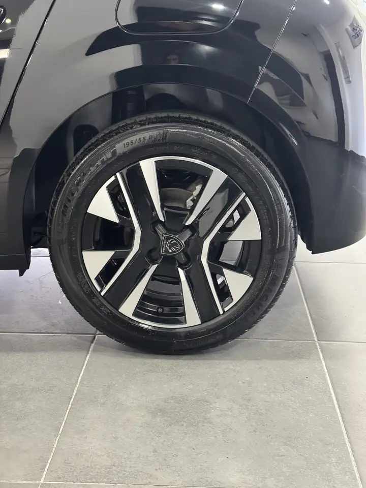 Peugeot 208 II 2023 1.2 hybrid Allure 145cv e-dcs 6, миниатюра 7