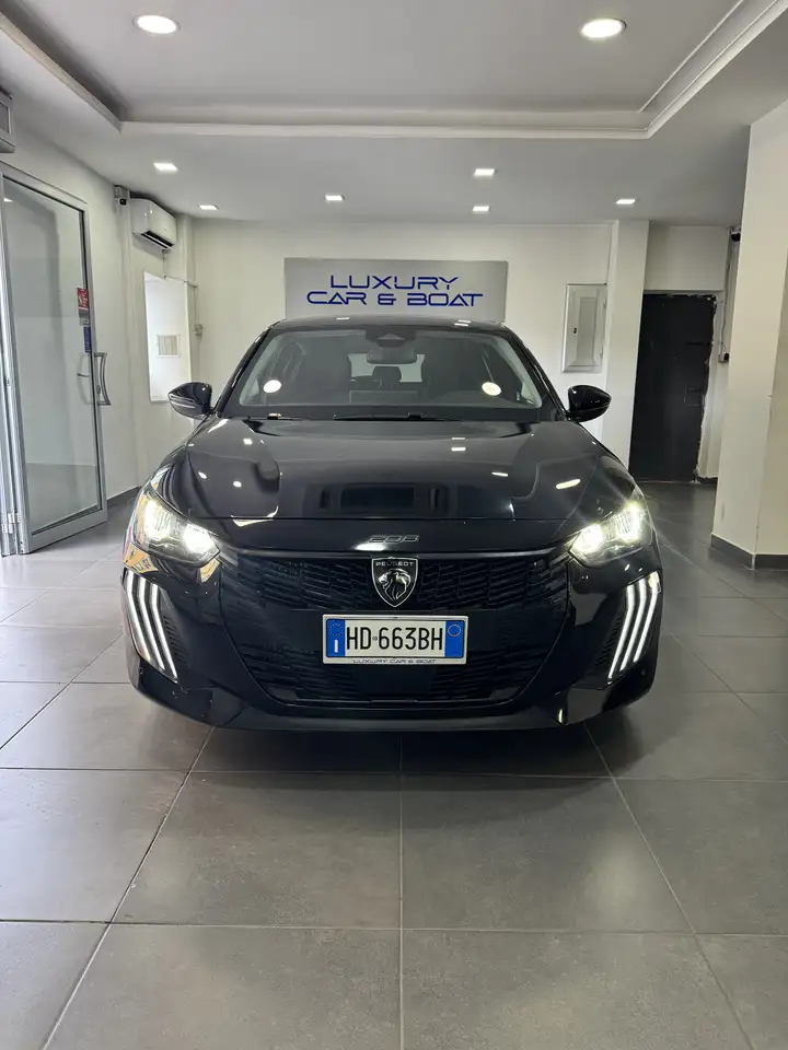 Peugeot 208 II 2023 1.2 hybrid Allure 145cv e-dcs 6