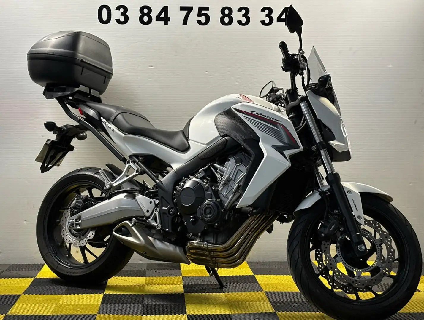 Honda CB 650 Bílá - 2