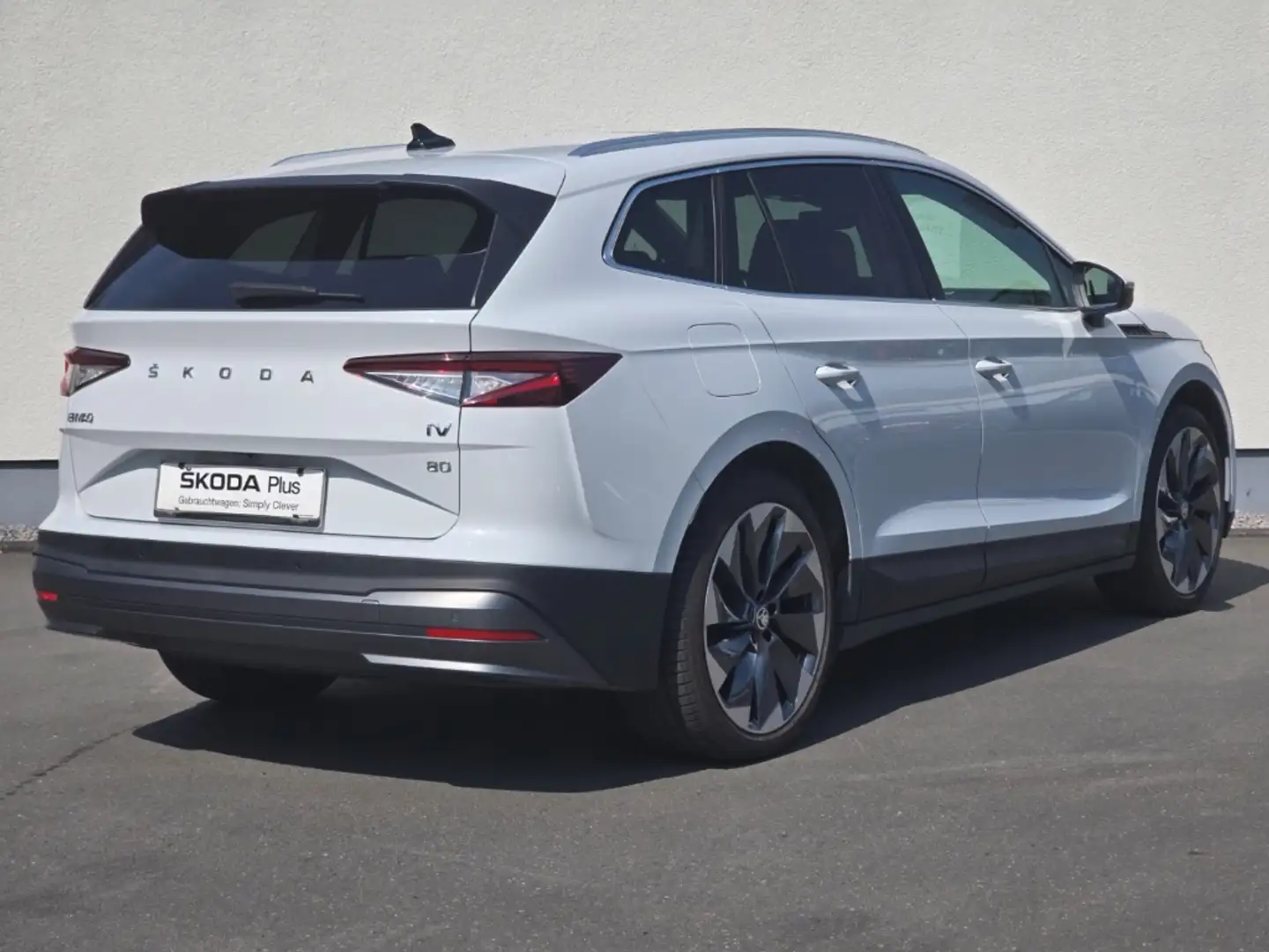 Skoda Enyaq iV 80 - 82kWh Pano HeadUp DCC Matrix Navi 21Alu Weiß - 2