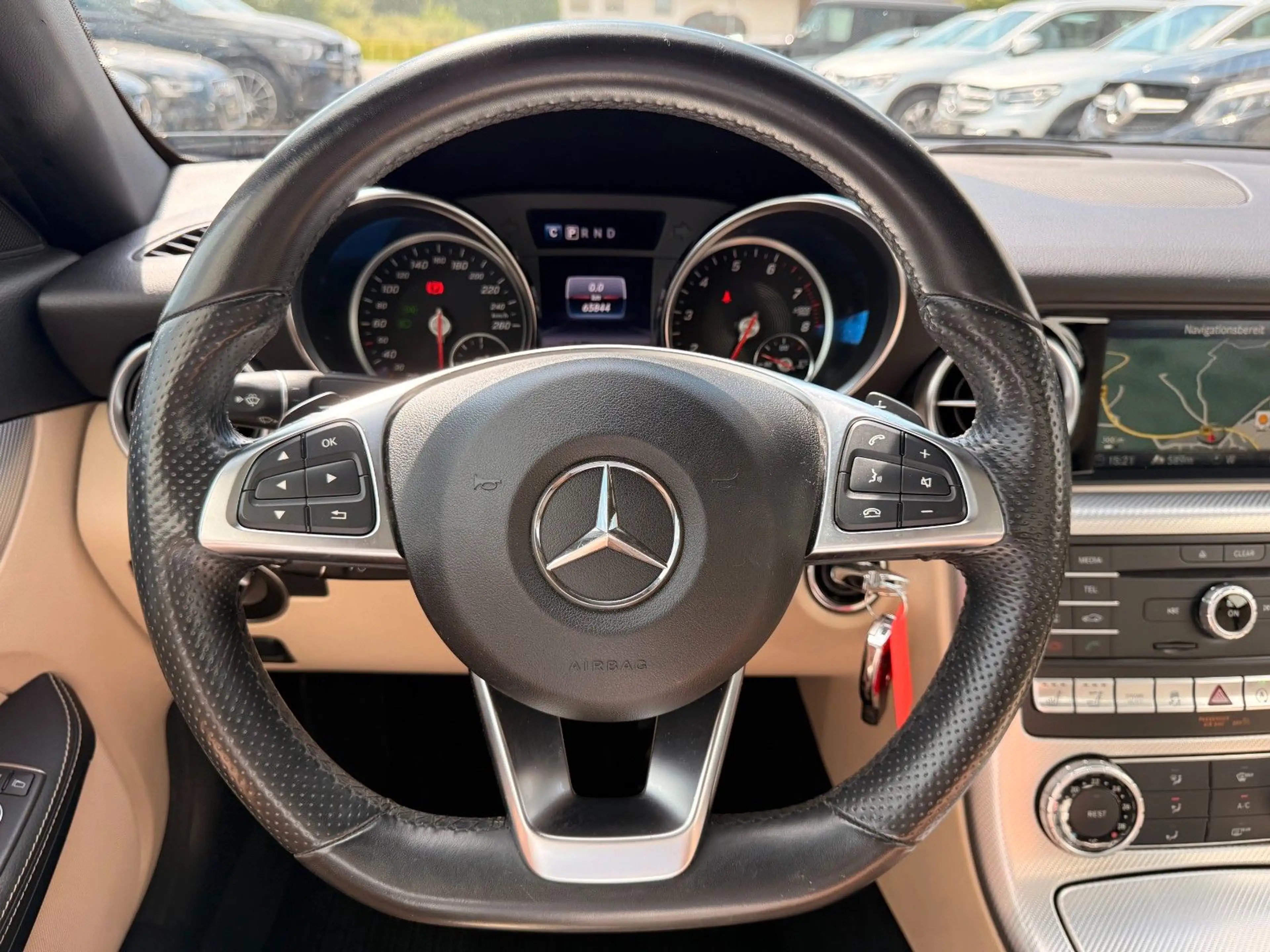 Mercedes-Benz SLC 200 *ROADSTER*PDC*SHZ*PANO*NAVI*TEMP*BLUETOO — photo 26