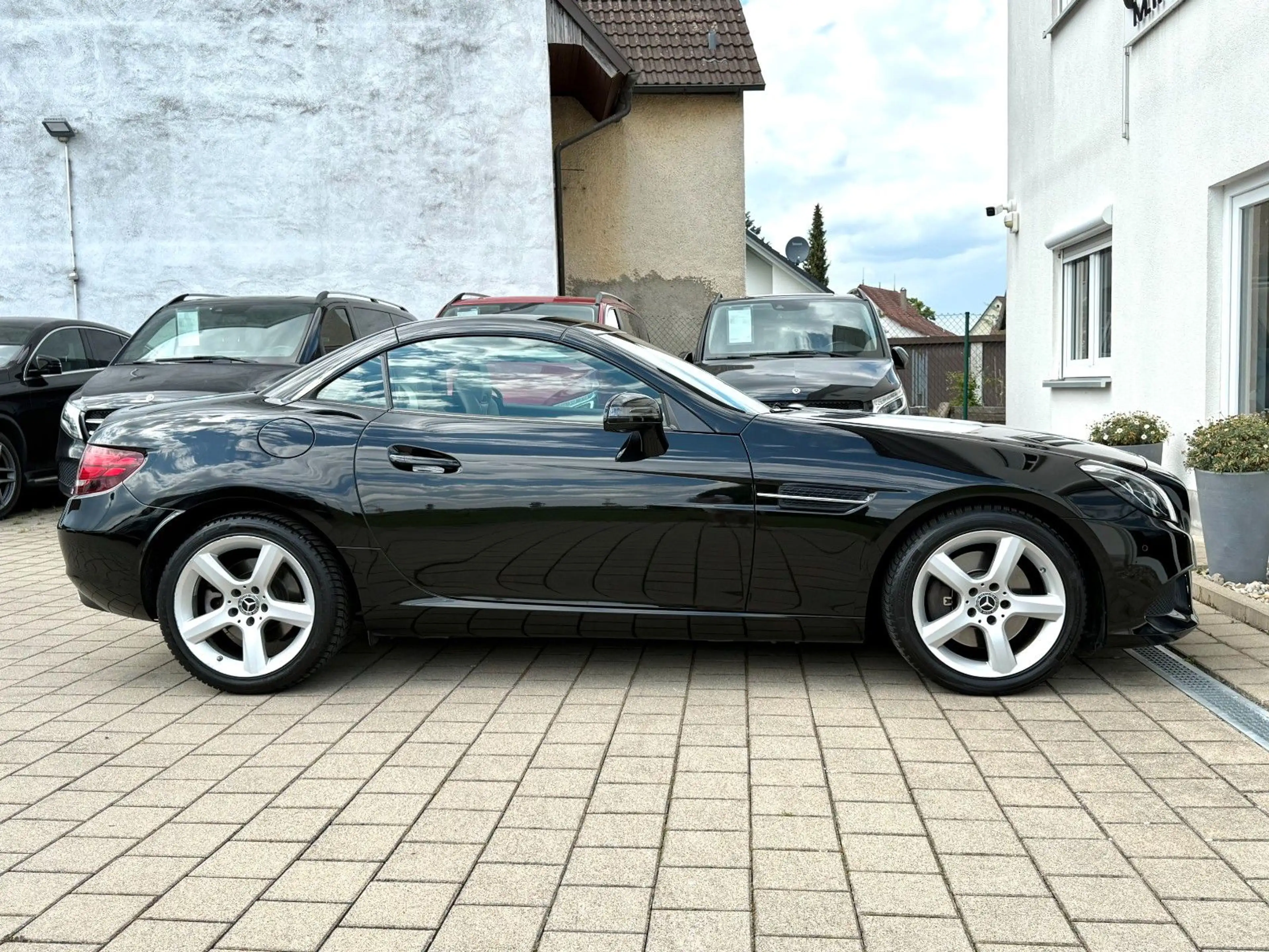 Mercedes-Benz SLC 200 *ROADSTER*PDC*SHZ*PANO*NAVI*TEMP*BLUETOO — photo 8