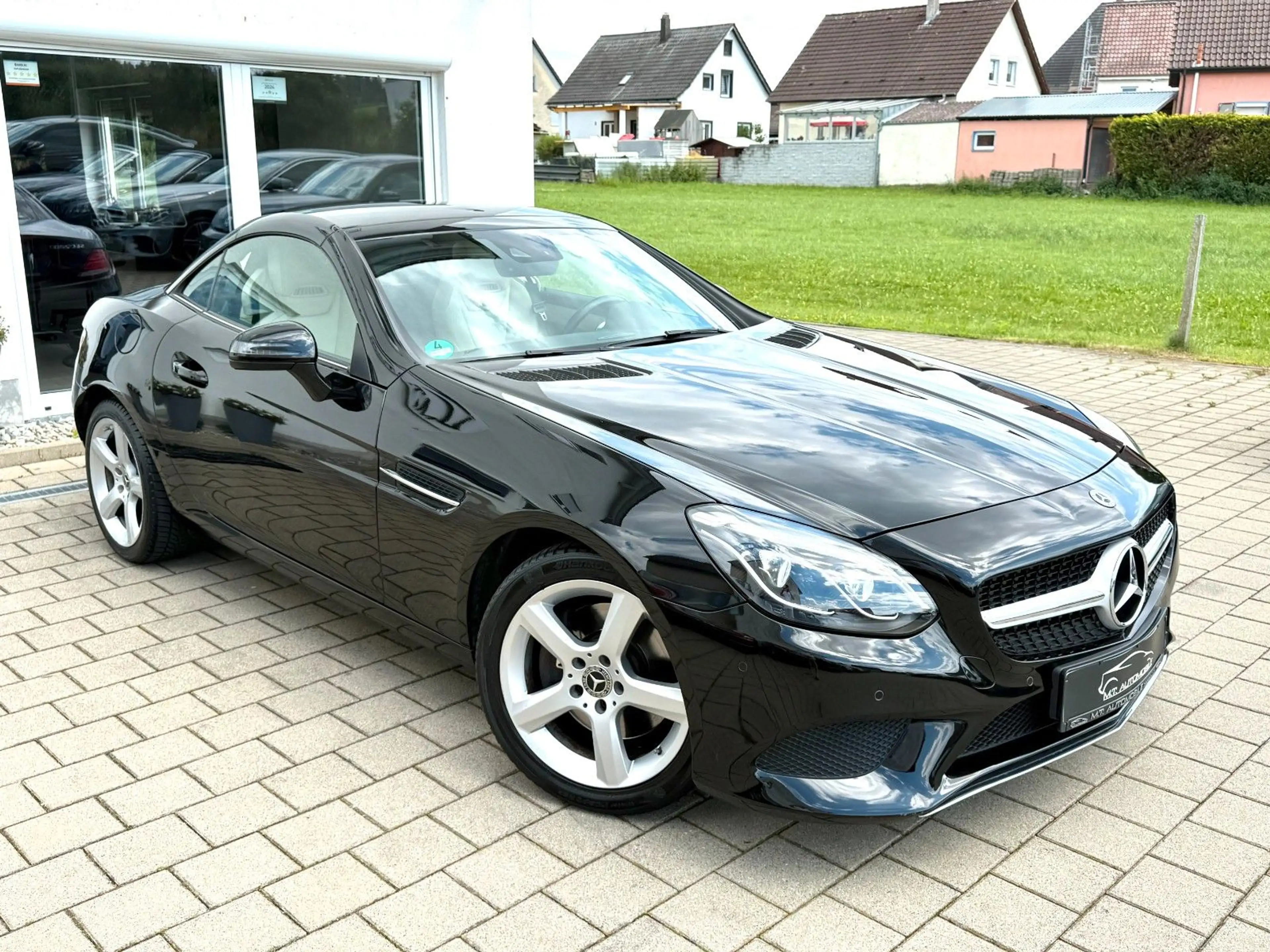 Mercedes-Benz SLC 200 *ROADSTER*PDC*SHZ*PANO*NAVI*TEMP*BLUETOO — photo 7