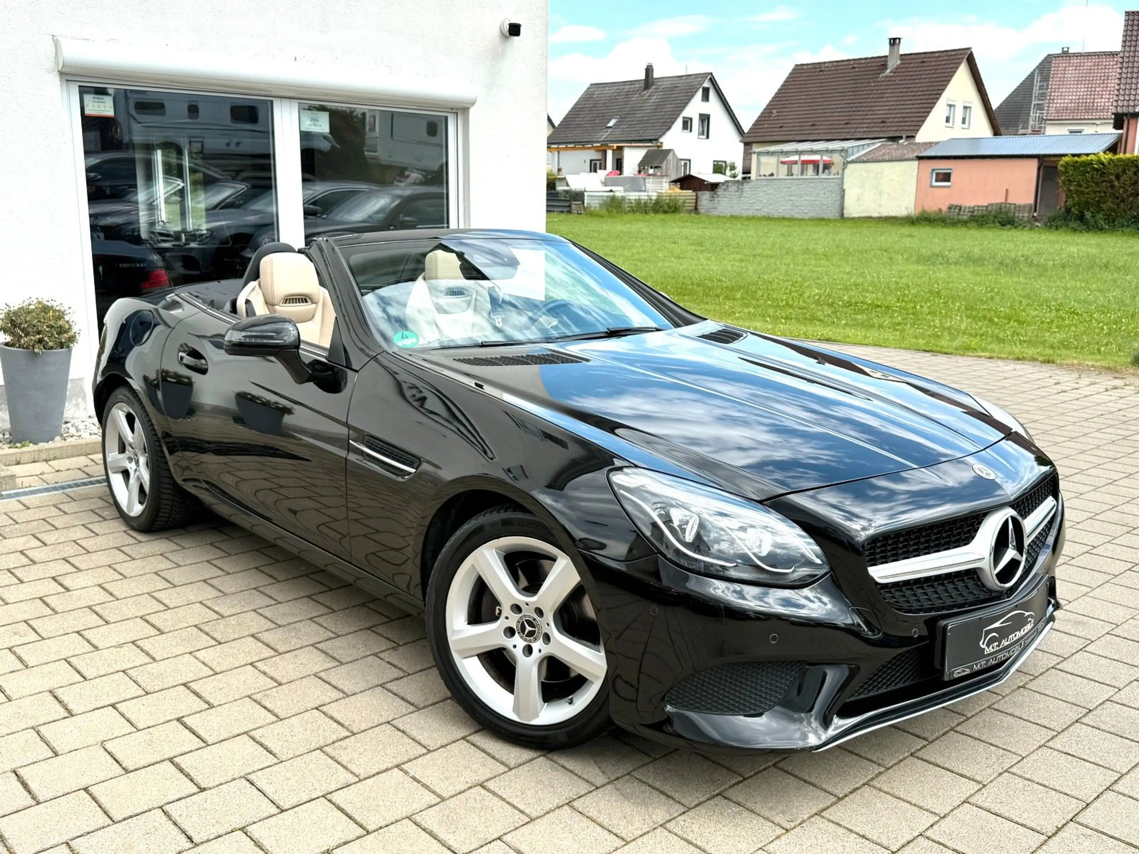 Mercedes-Benz SLC 200 *ROADSTER*PDC*SHZ*PANO*NAVI*TEMP*BLUETOO — photo 3