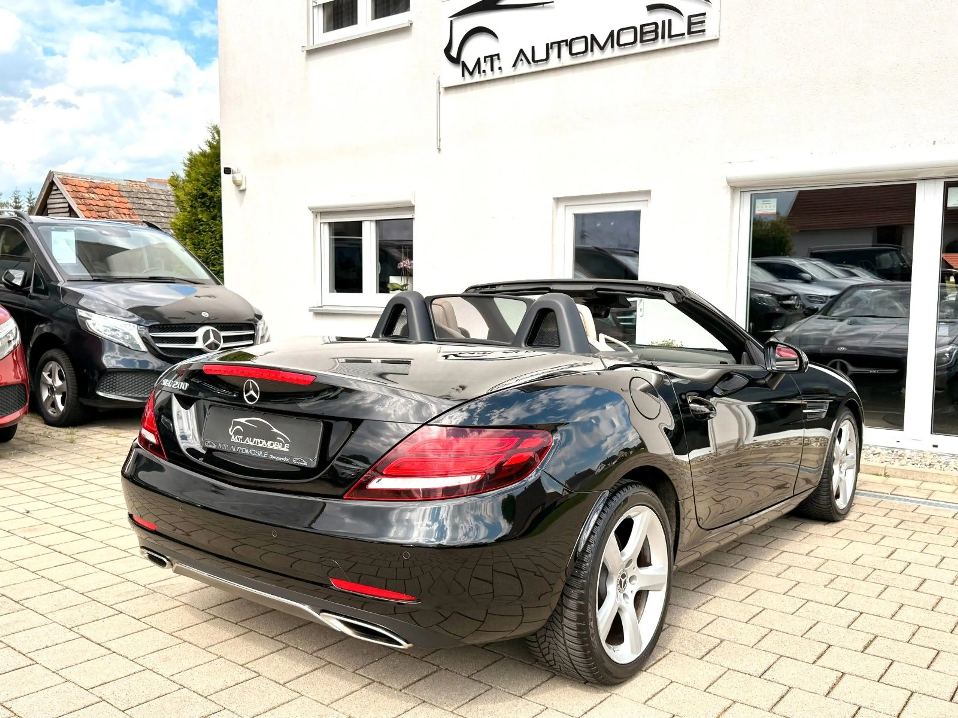 Mercedes-Benz SLC 200 *ROADSTER*PDC*SHZ*PANO*NAVI*TEMP*BLUETOO — photo 9