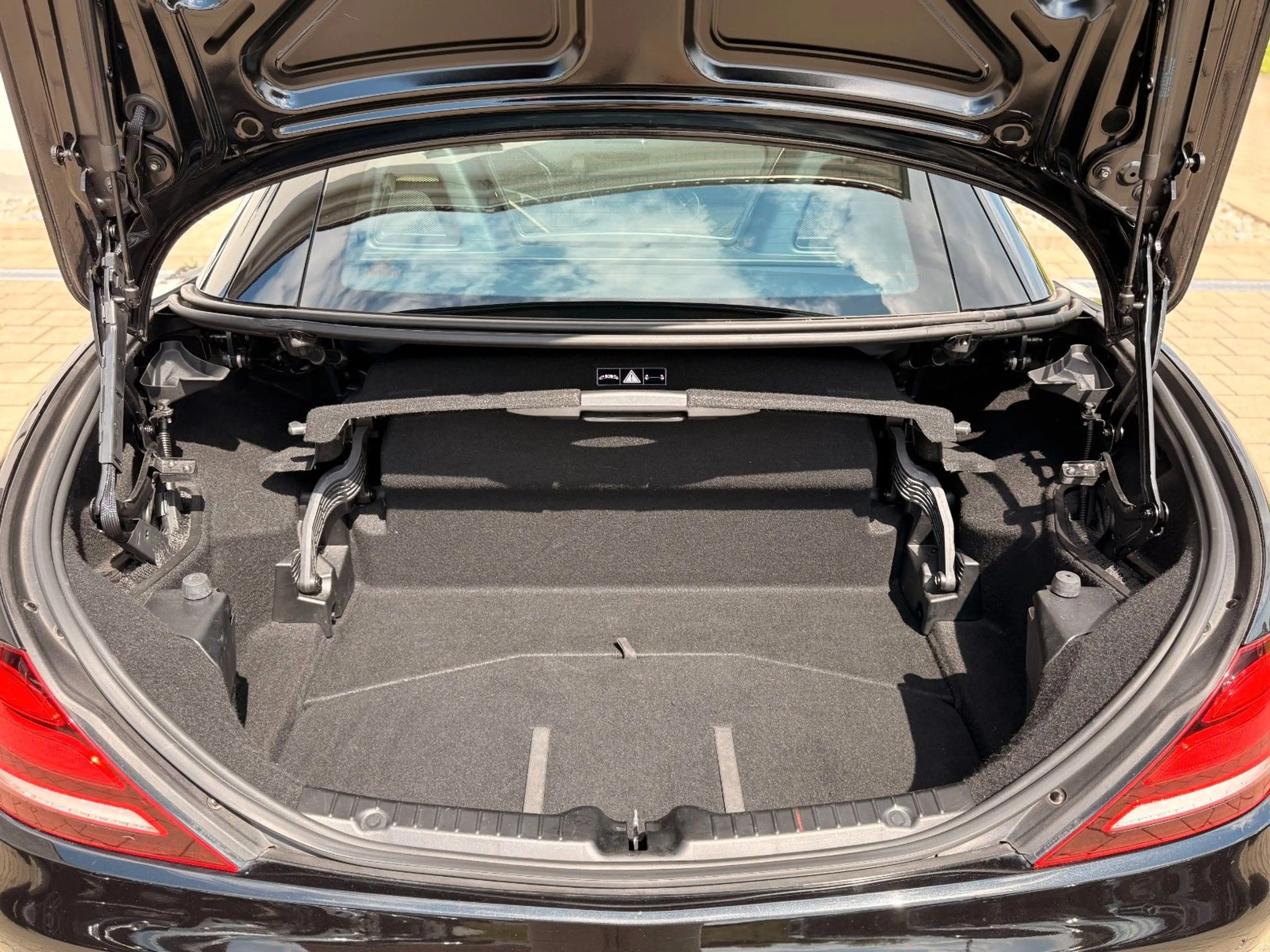Mercedes-Benz SLC 200 *ROADSTER*PDC*SHZ*PANO*NAVI*TEMP*BLUETOO — photo 30