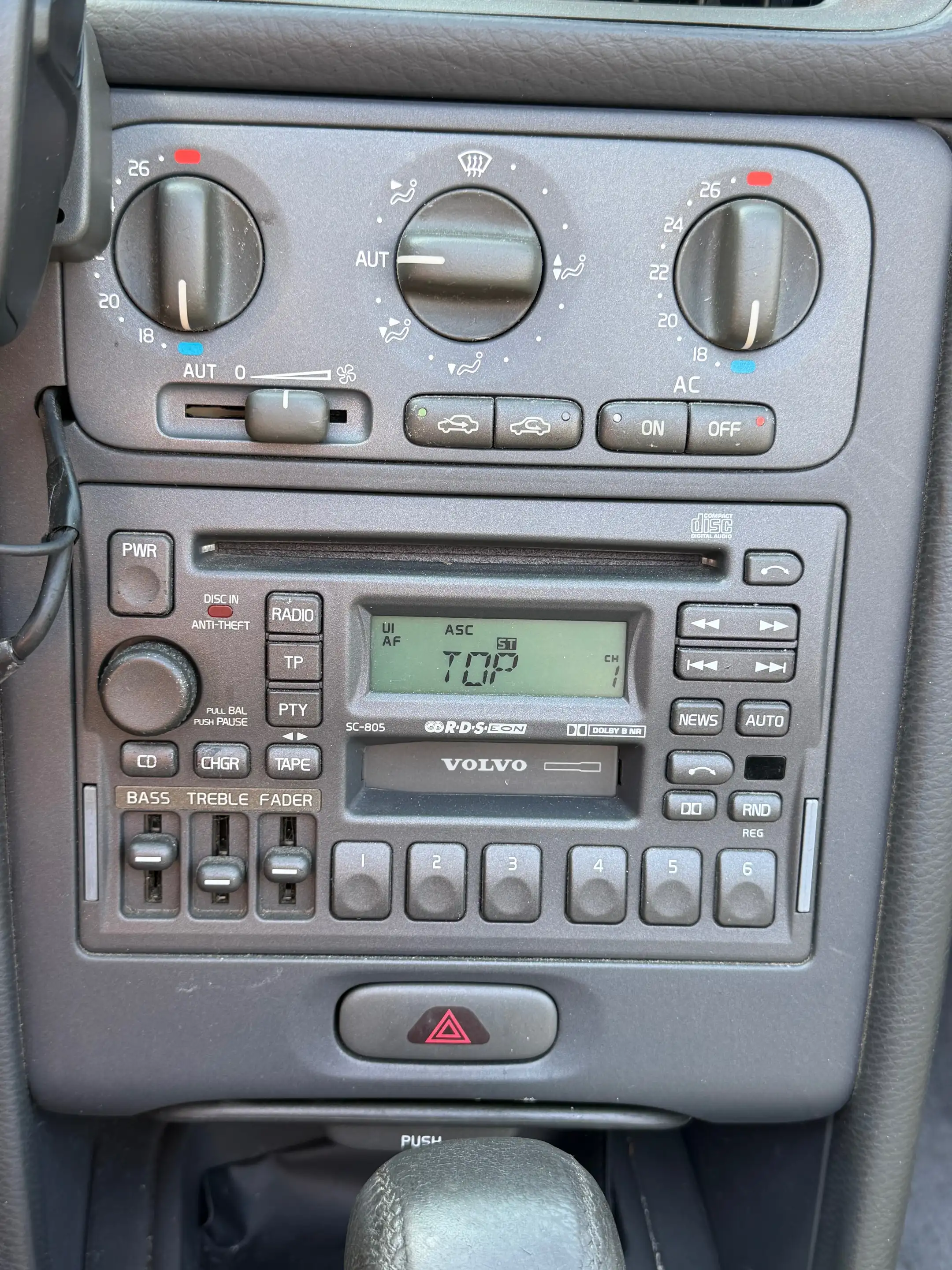 Volvo C70 Cabrio 2.0 Turbo 20v AUTOMAAT/ AIRCO/ LEDER — photo 13