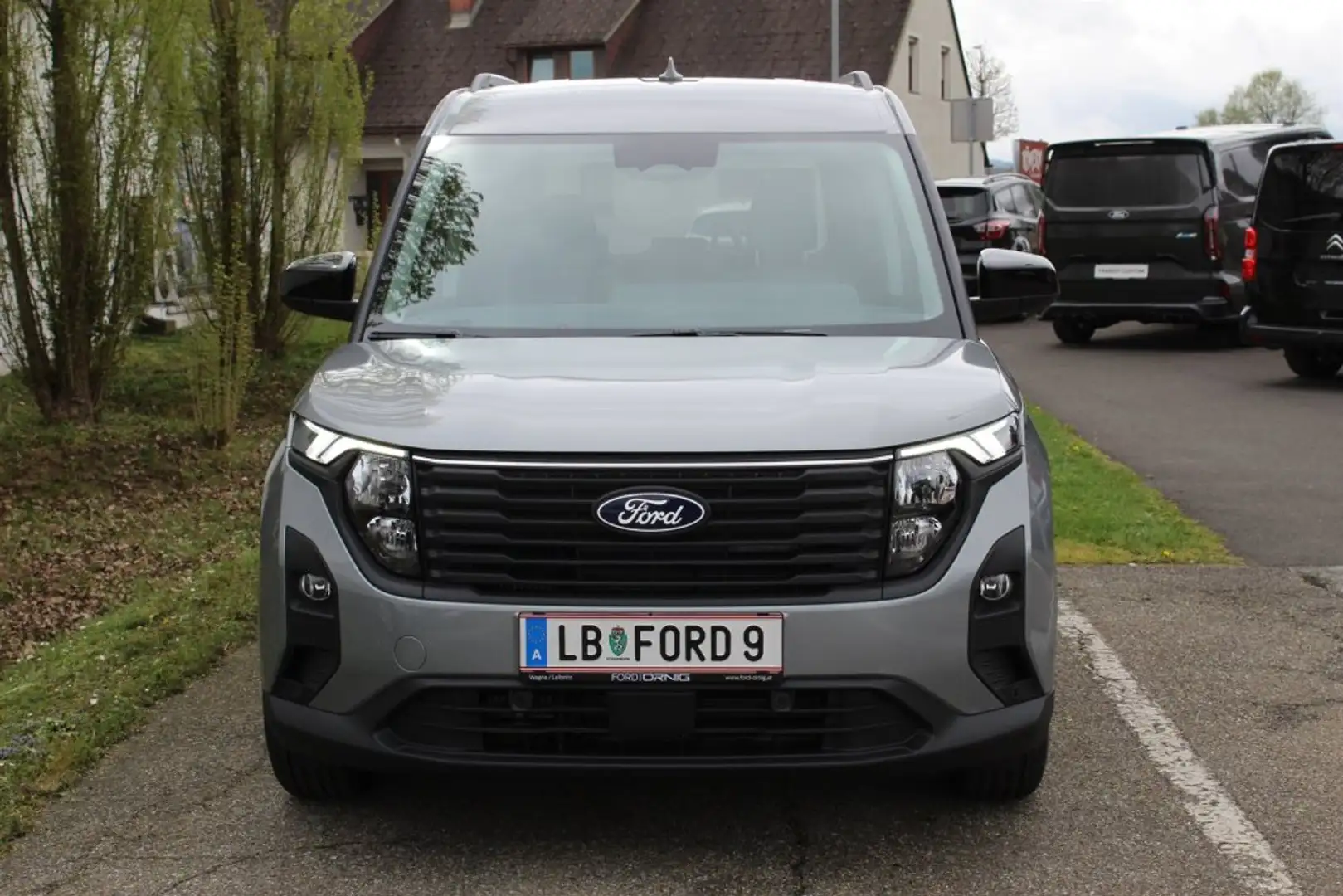 Ford Tourneo Courier Titanium 1.0EcoBoost 125PS M6 Zilver - 2