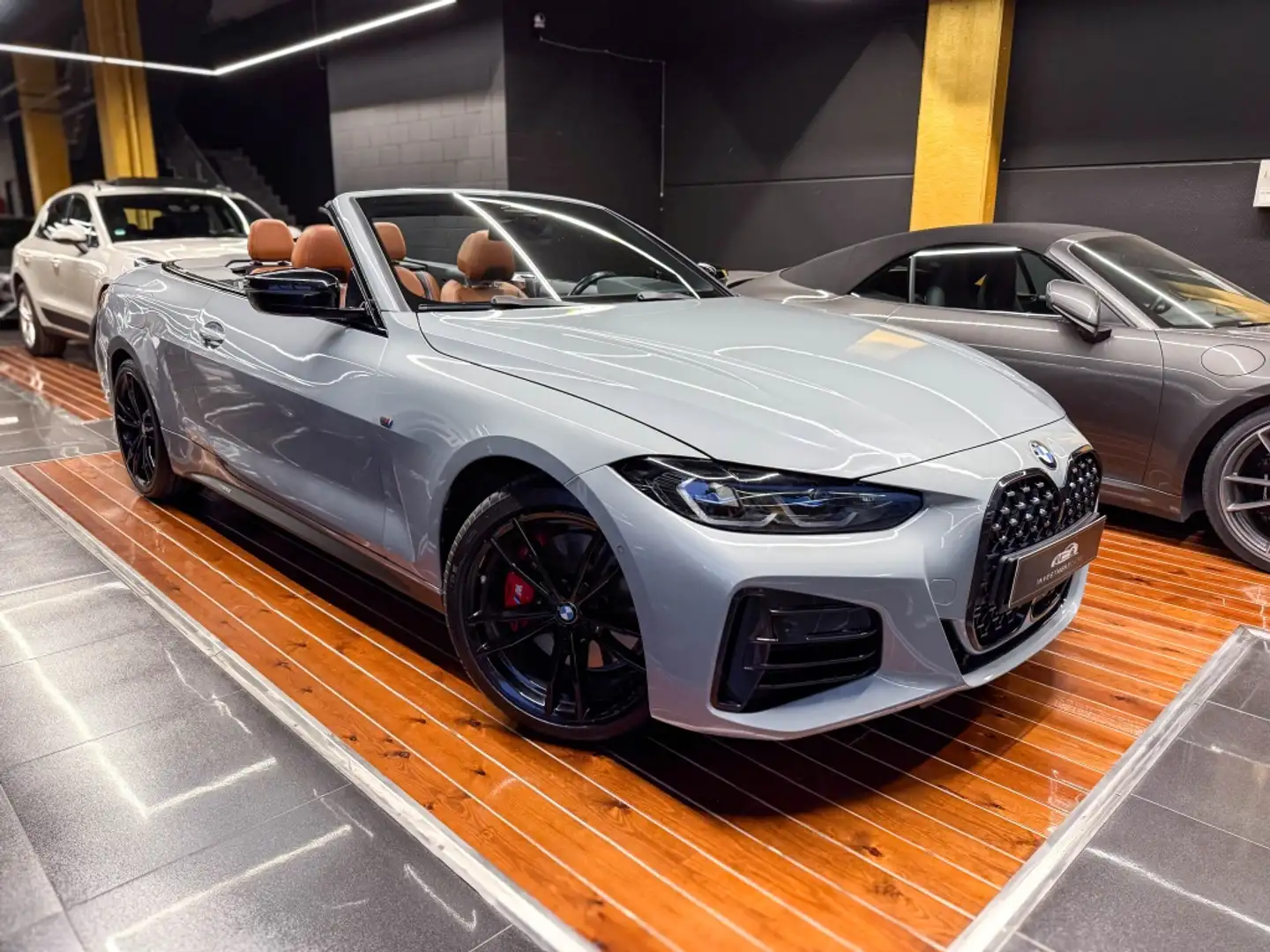 BMW 440 M440iA Cabrio xDrive M Sport Pro Grijs - 1