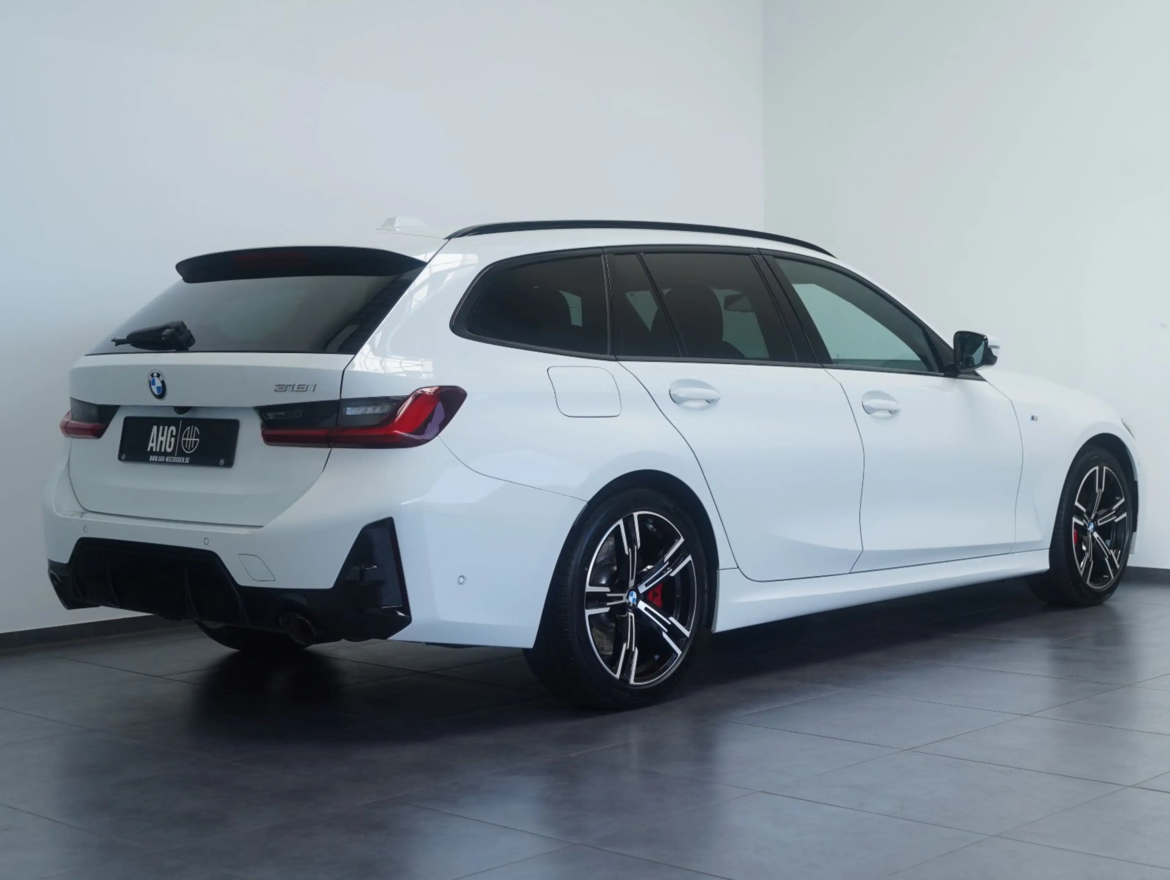 BMW 318 i Touring M Sport Pro LCI/CURVED/LED/HUD/AHK — photo 4