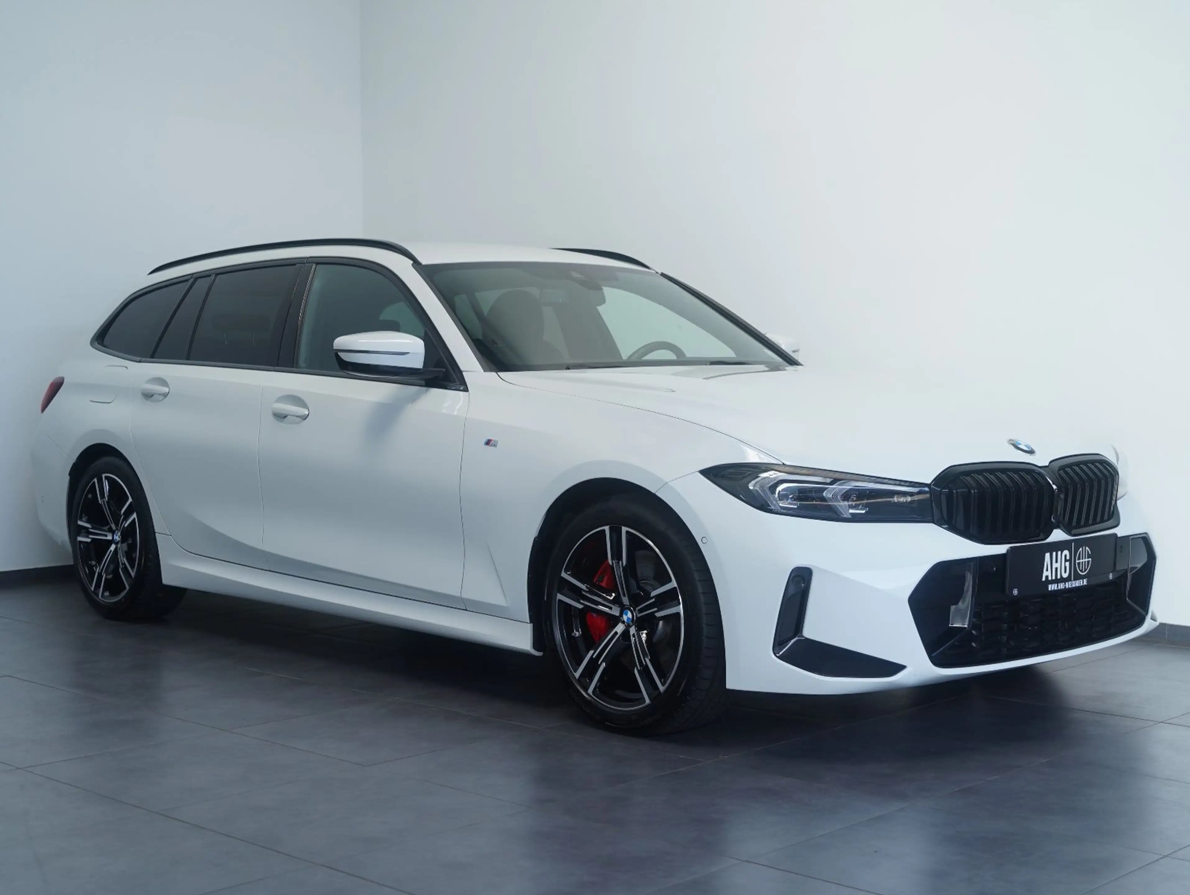 BMW 318 i Touring M Sport Pro LCI/CURVED/LED/HUD/AHK — photo 2