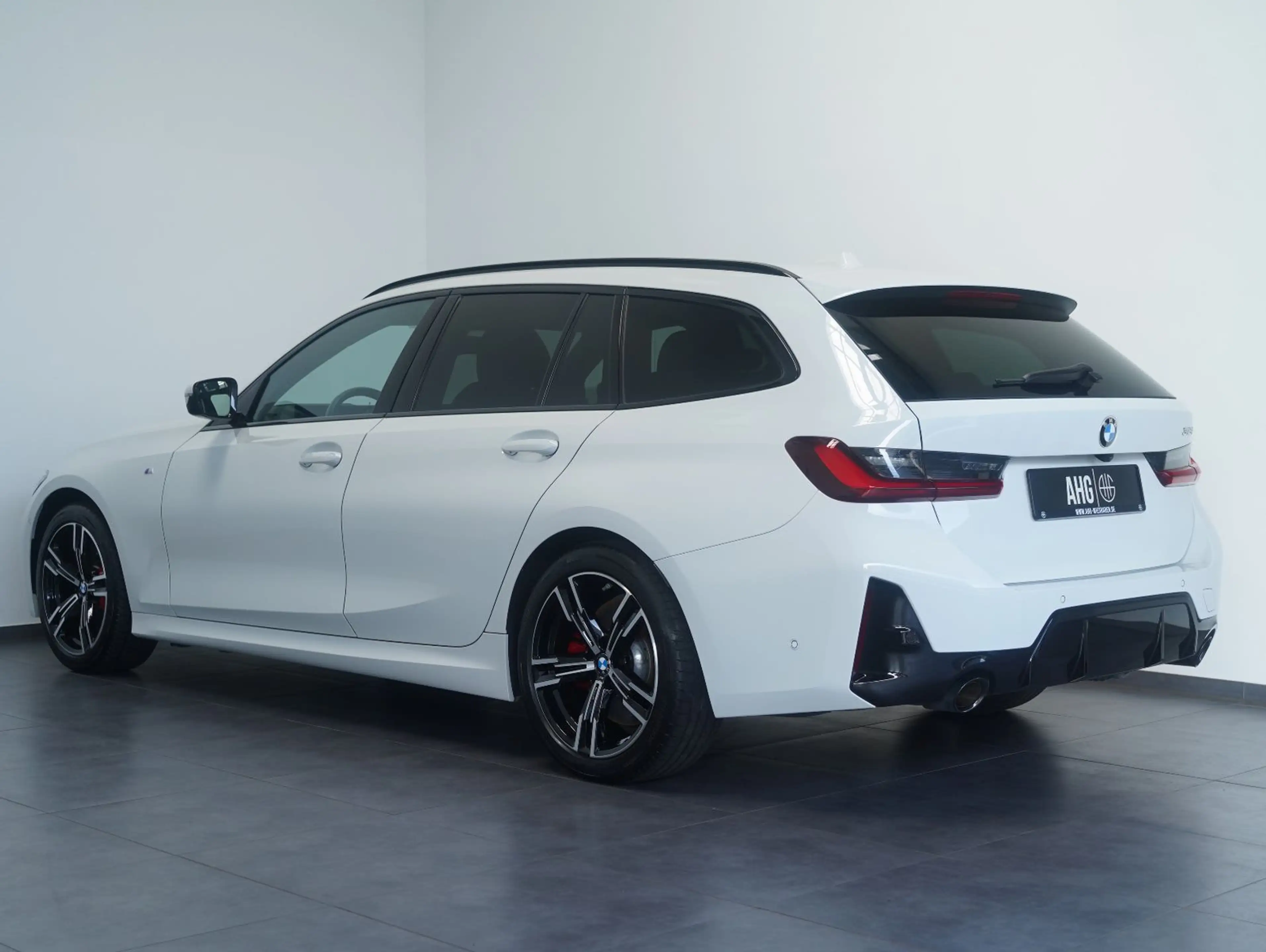 BMW 318 i Touring M Sport Pro LCI/CURVED/LED/HUD/AHK — photo 3