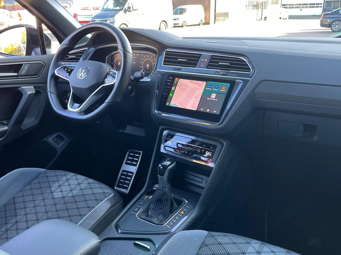 Volkswagen Tiguan 1.4 TSI PHEV eHybrid 245pk DSG-6 R-Line | Black St Grau - 2