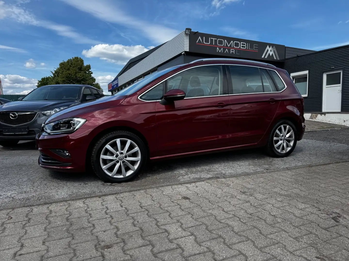 Volkswagen Golf Sportsvan VII Highline*AUTOMATIK*NAVI*AHK* Rouge - 1