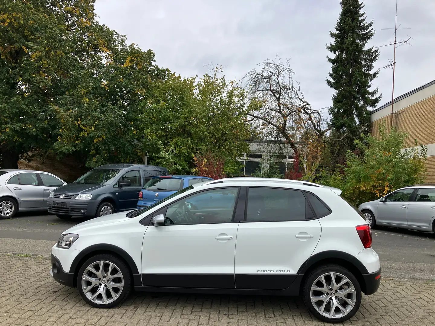 Volkswagen Polo Cross CrossPolo BlueMotion Technology/Navi-Chrom-Paket Weiß - 2