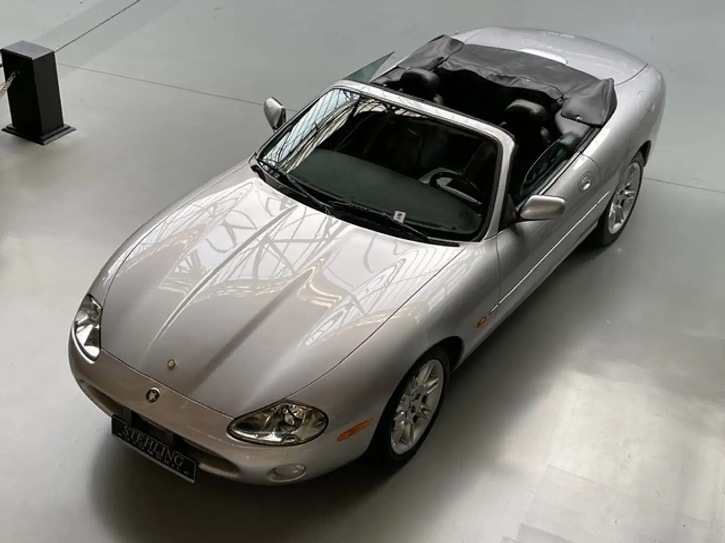 Jaguar XK8 XK 8 4,0Ltr. Cabriolet Plateado - 1