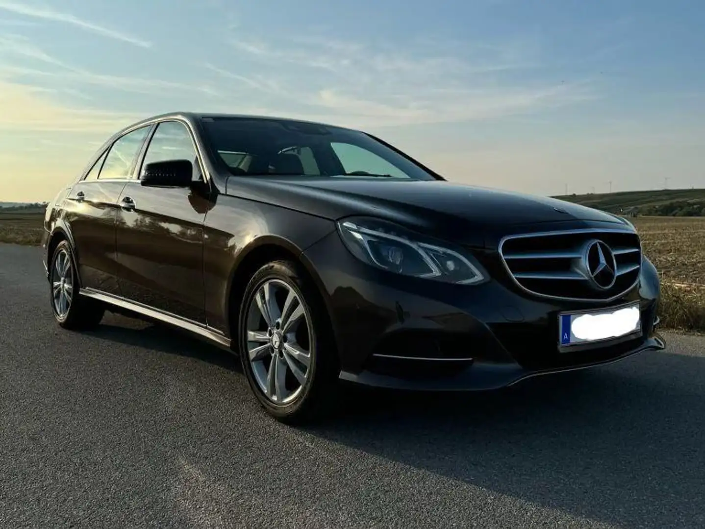 Mercedes-Benz E 300 Dieselhybrid Bronze - 1