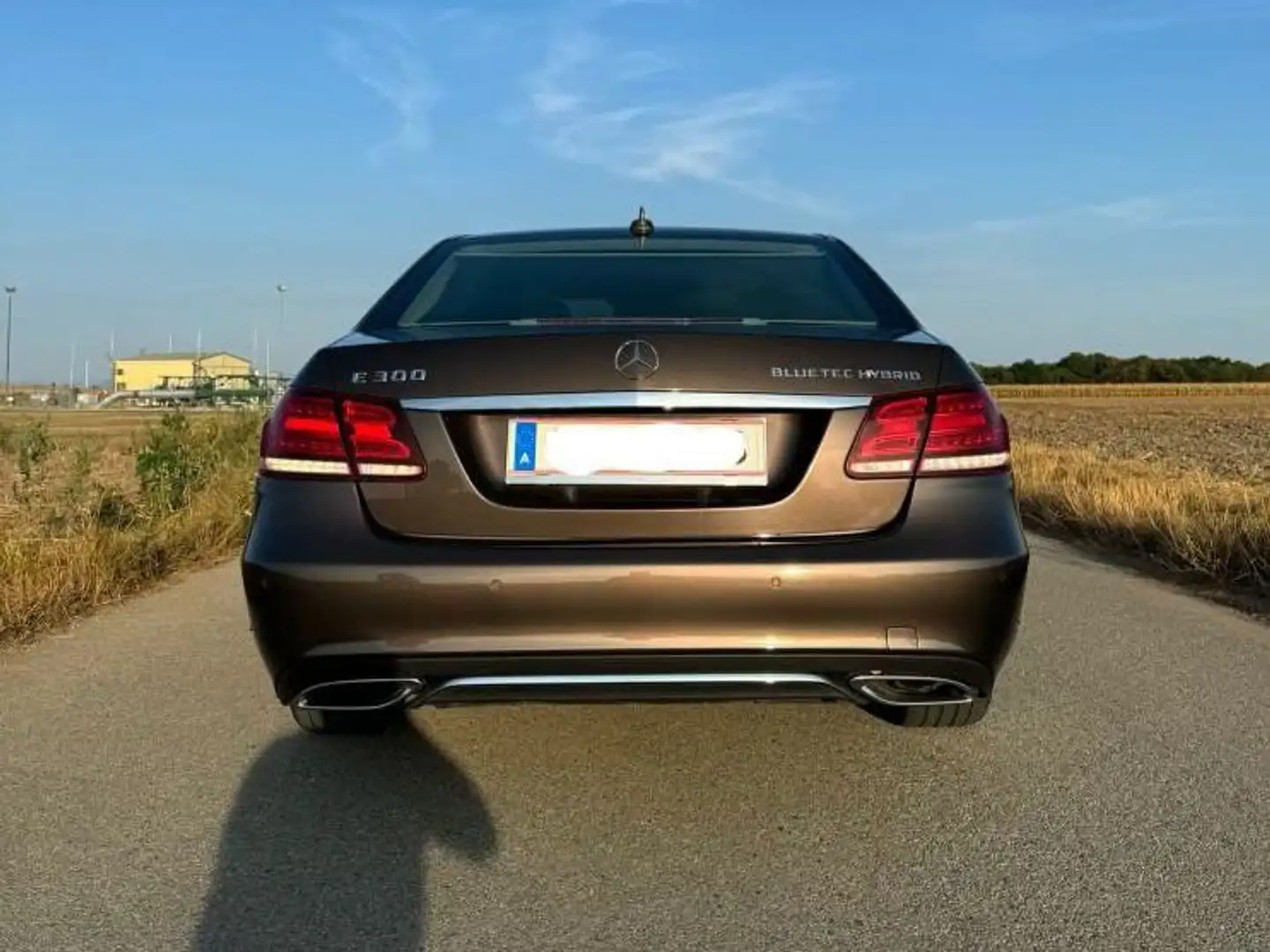 Mercedes-Benz E 300 Dieselhybrid Bronze - 2
