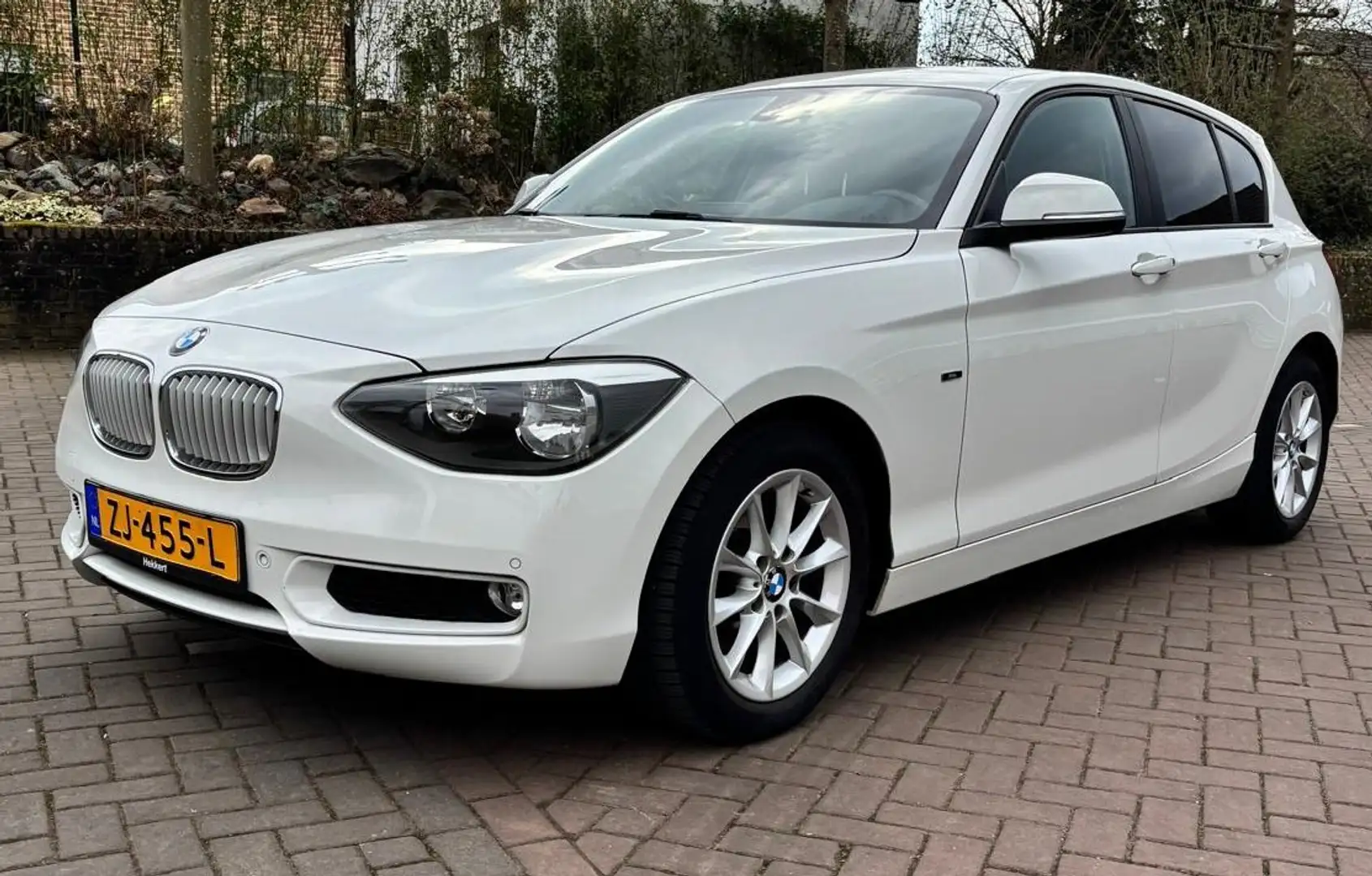 BMW 116 1-serie 116i - Urban Edition Wit - 2