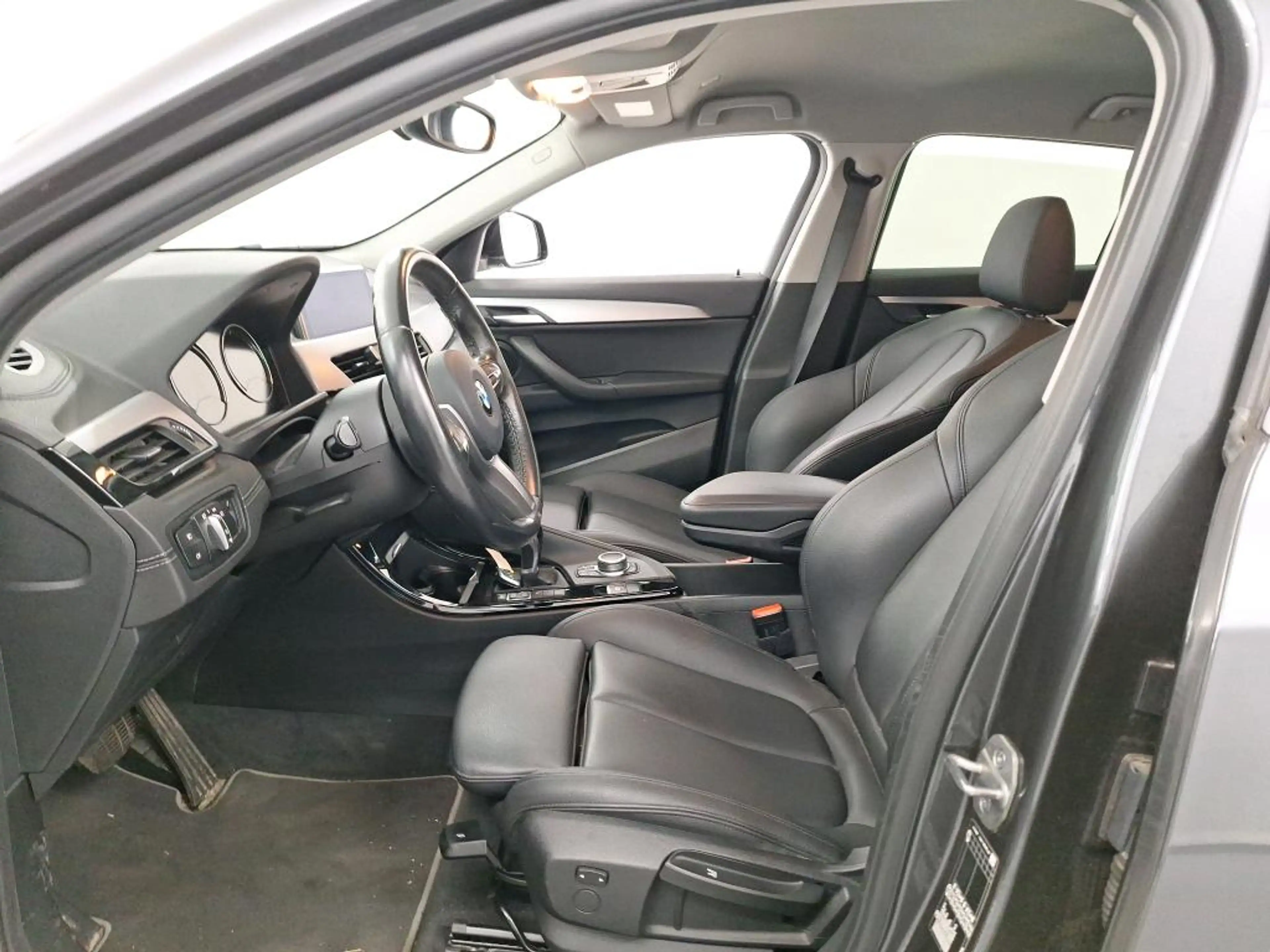 BMW X2 16dA sDrive *CUIR SPORT-FULL LED-NAVI PRO-CAMERA* — photo 6