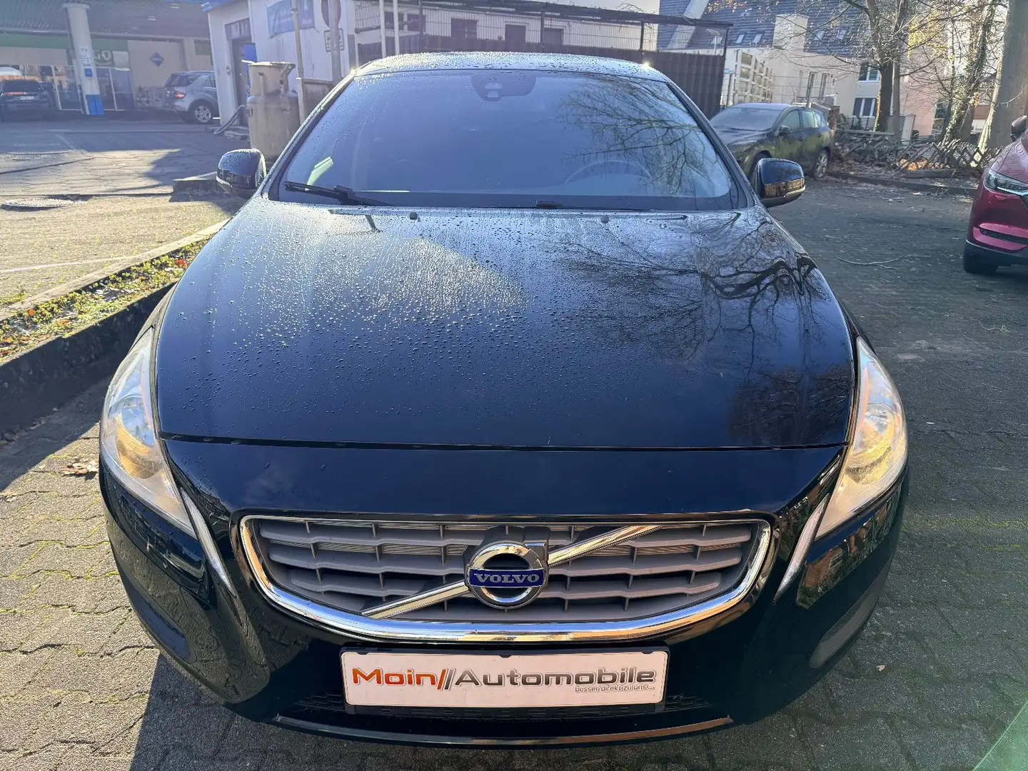 Volvo V60 Kombi Kinetic Schwarz - 2