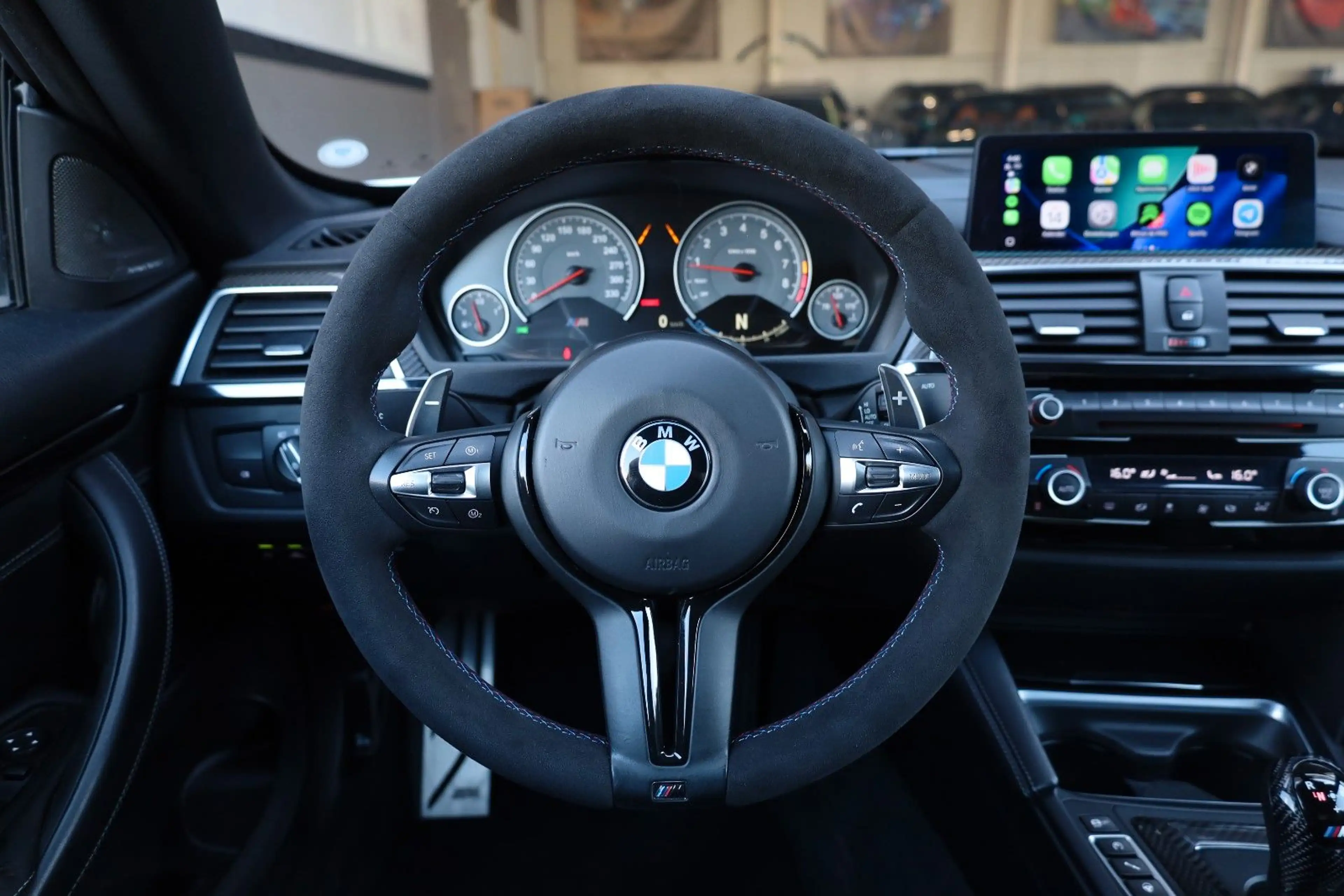 BMW M4 Cabrio/APPLE/TOTW/HK/Airscarf/LED/SHZ/RFK/R20 — photo 10