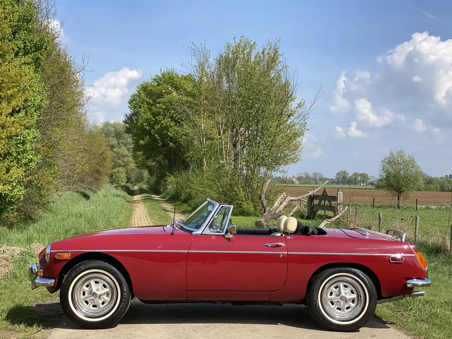 MG B 1.8 Roadster Rojo - 2